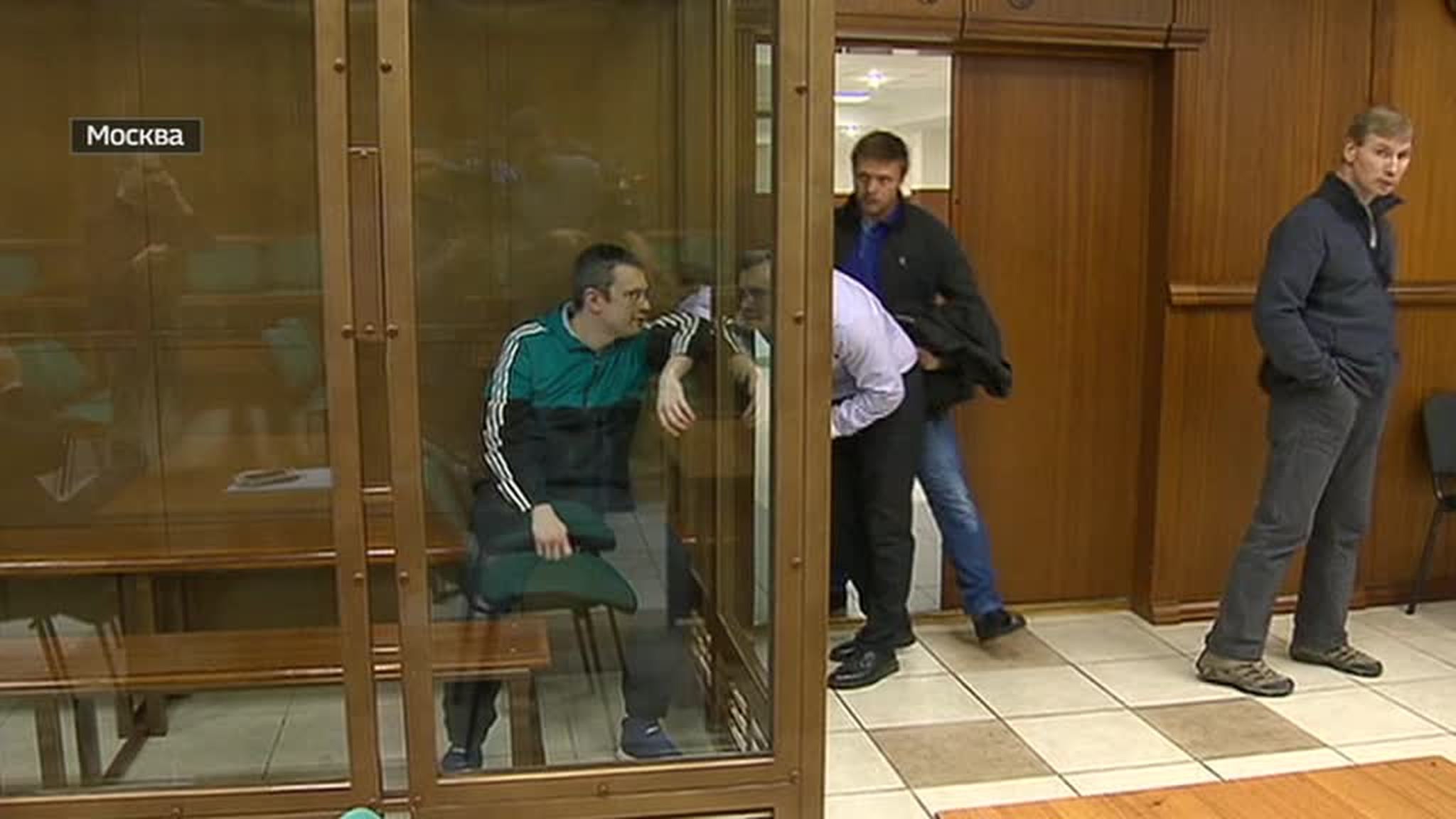 Обвиняемый во взятке сотрудник СК Денис Никандров останется под стражей