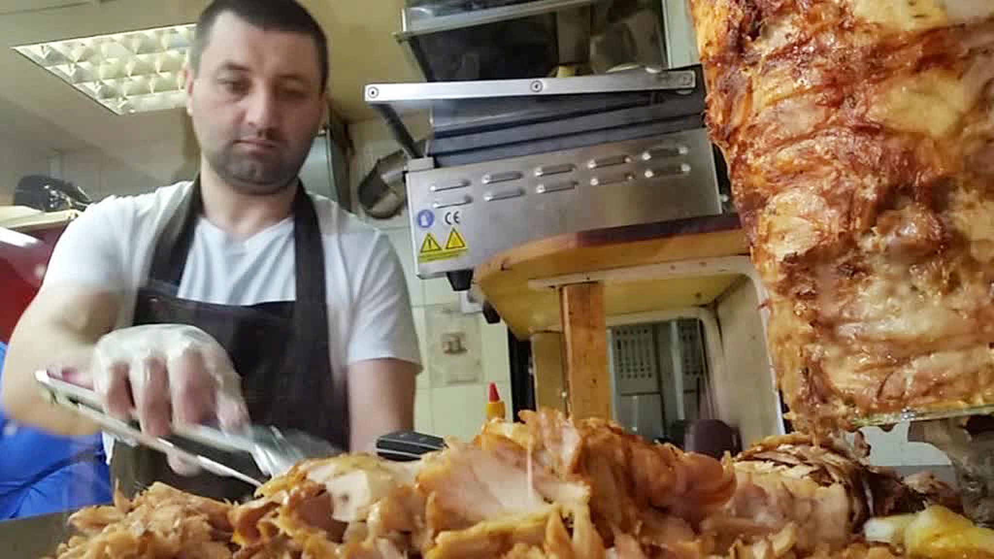 Жители и гости Санкт-Петербурга могут остаться без шавермы