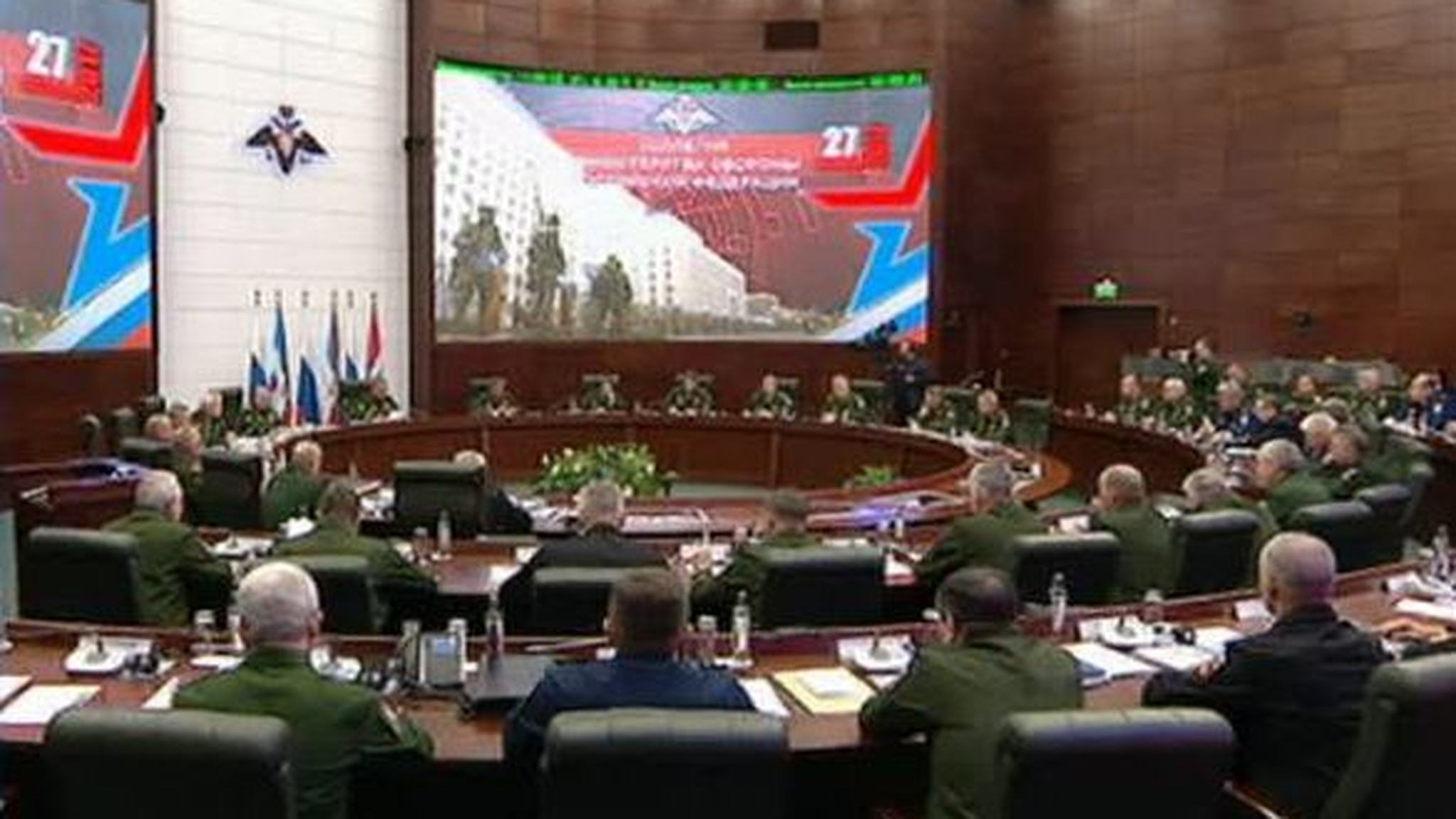 Шойгу: Запад обостряет военно-политическую обстановку у границ России