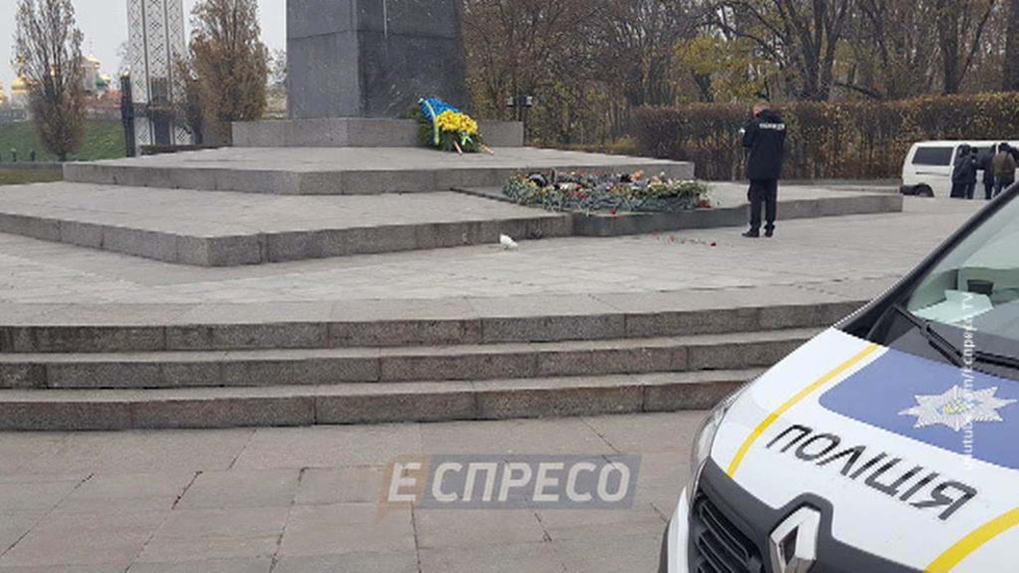 World War II Eternal Flame Vandalized With Cement in Kiev’s Park of Glory