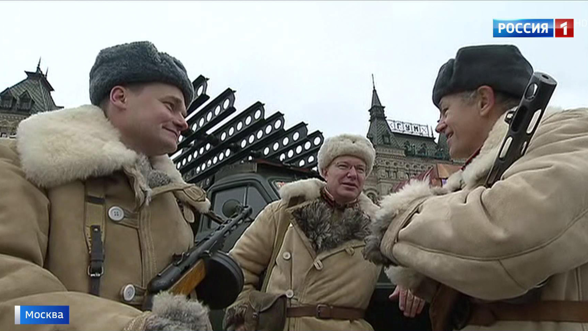 Военная техника и возложение венков: в Москве вспоминают парад 1941 года
