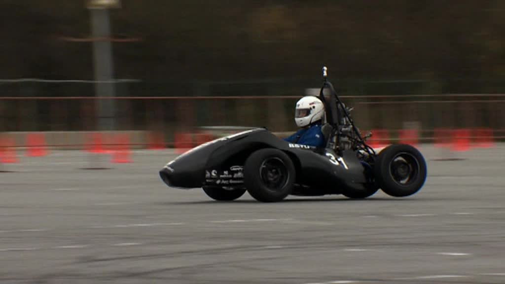 Young Russian Students Create Groundbreaking “Black Stingray∎ Racing Car