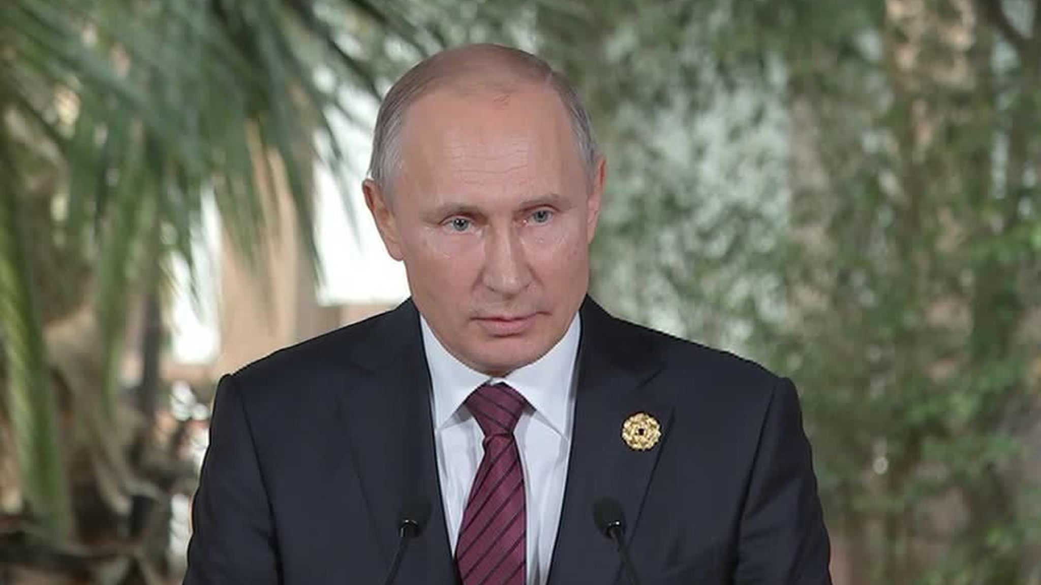 "Какие-то бредни". Путин прокомментировал "российское досье"