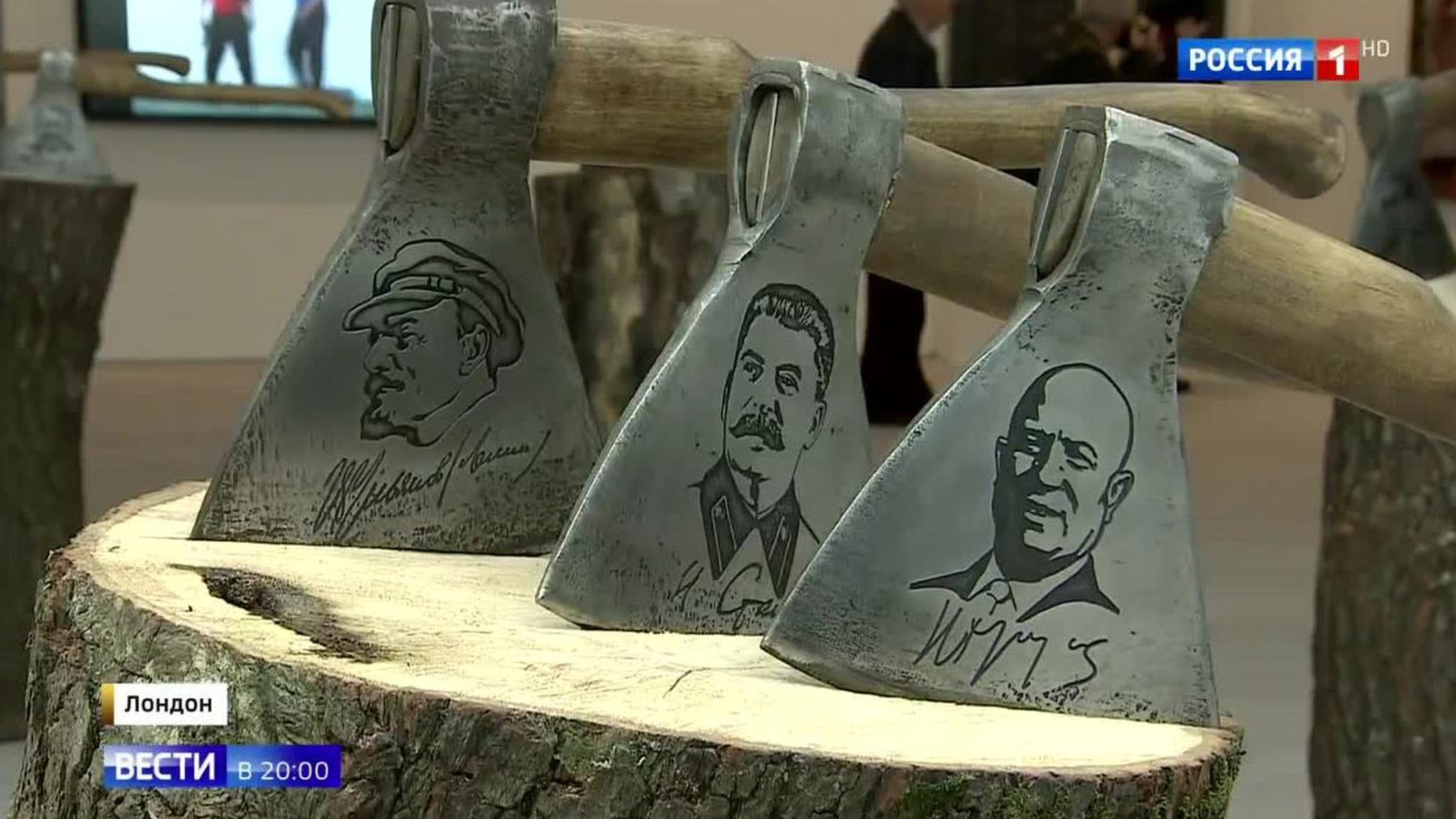 Vesti Film Crew Kicked Out of Art Exhibition by Tolerant and Open-Minded Russian Liberals