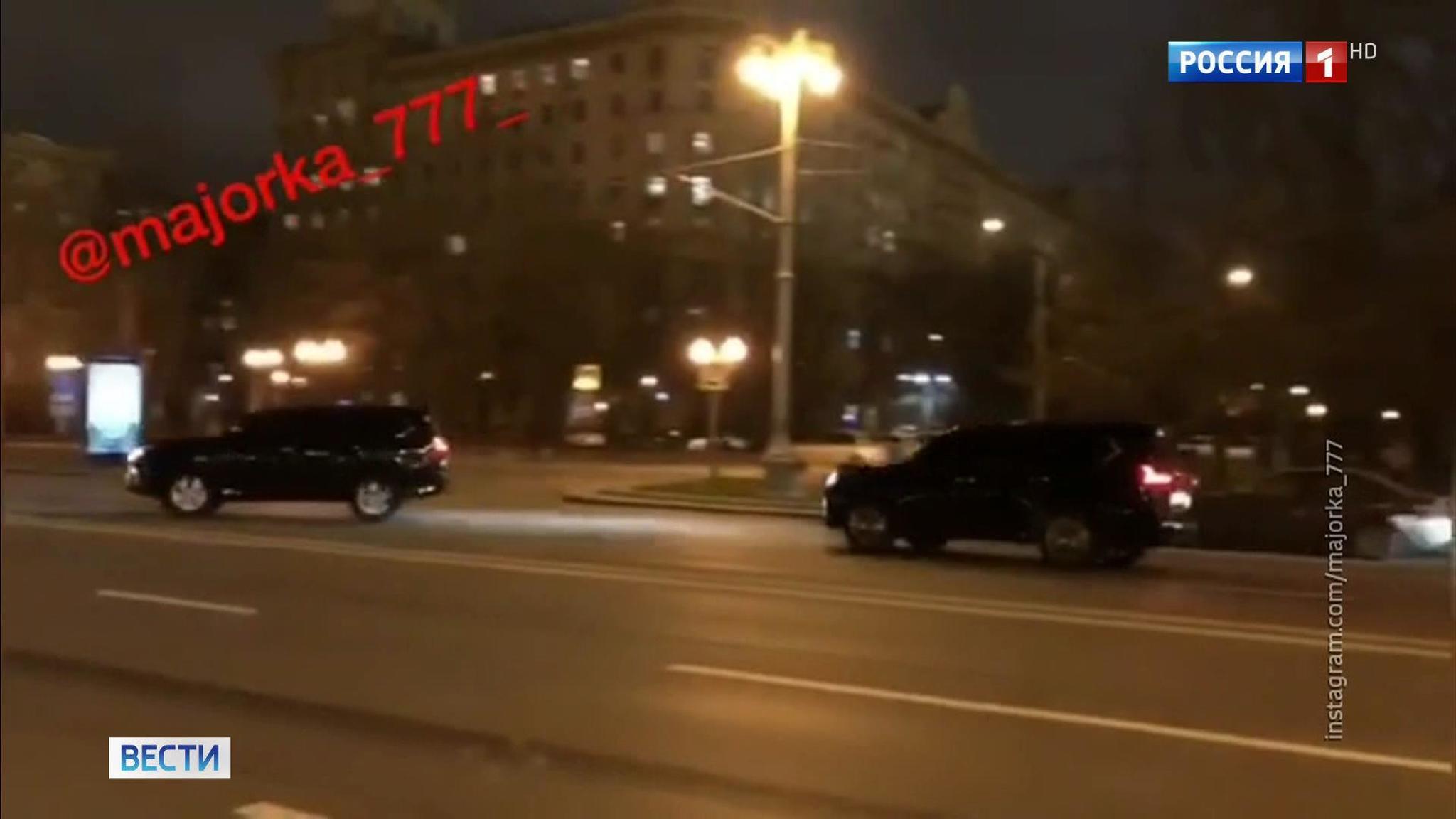 Полиция изучает видео ночной гонки у здания Генштаба в Москве