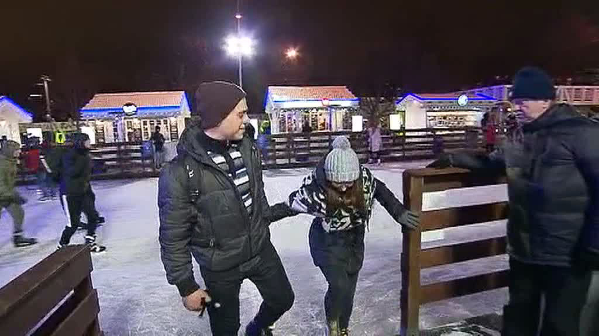 В Парке Горького открылся "стерео-каток"