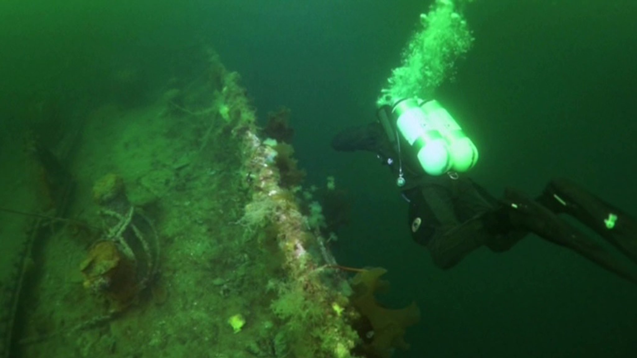 Russian National Guard’s Northern Divers Unit Works Round the Clock Underwater in the Arctic