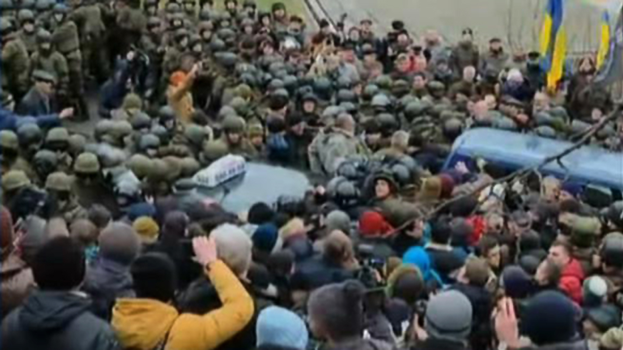 Саакашвили на баррикадах: у Рады он призвал отправить Порошенко в отставку