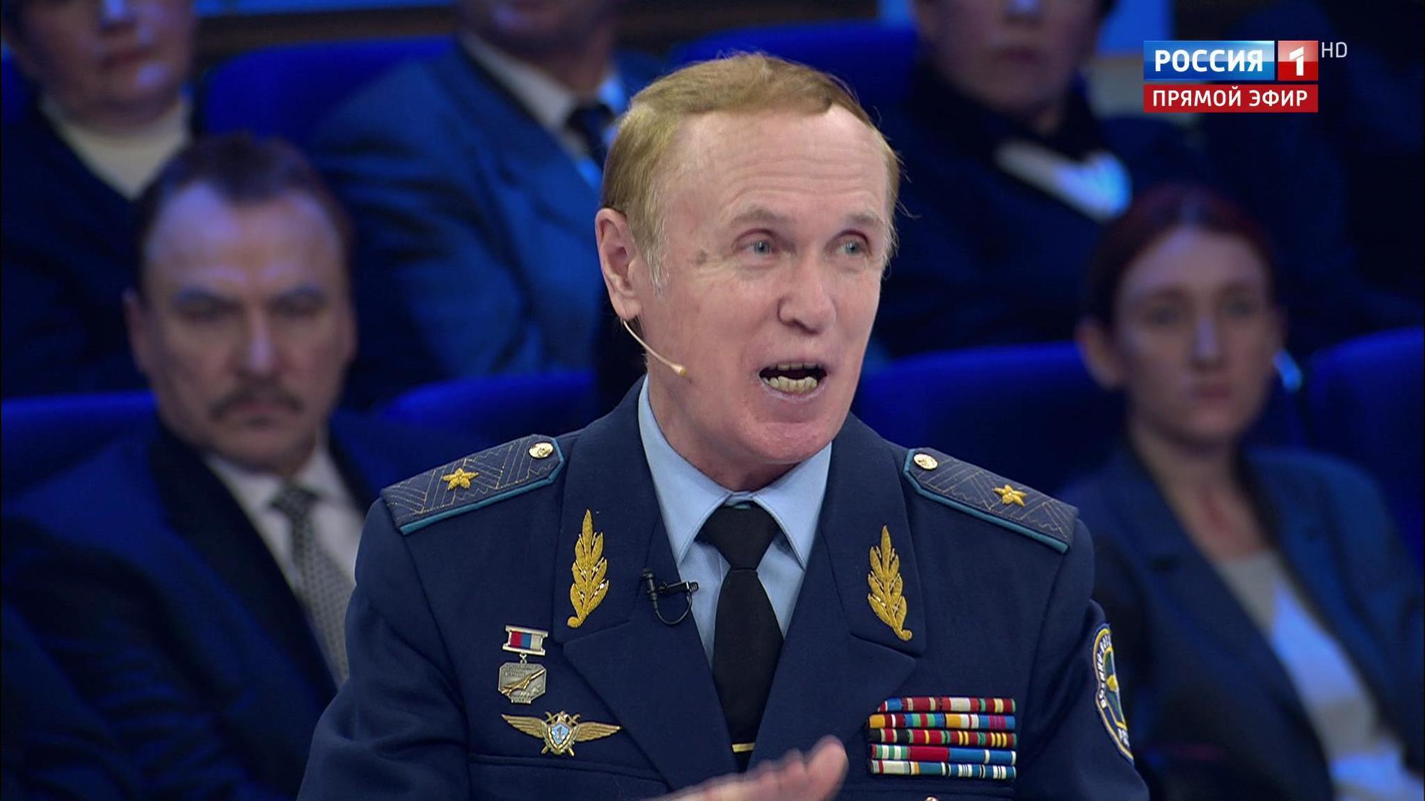 " Мы не атакуем, мы вытесняем" (американцев) "Подходим так близко, чтобы у него тоже нервы сдали."