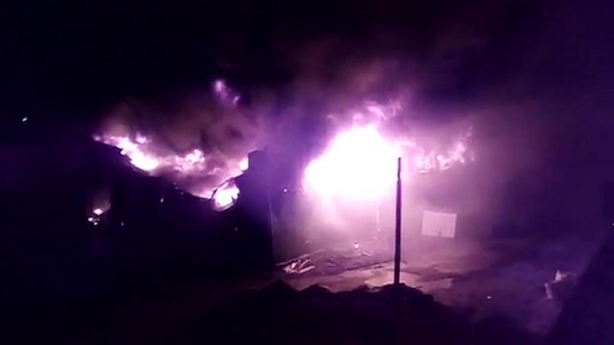 Пожар уничтожил складские помещения Сбербанка в Калининграде