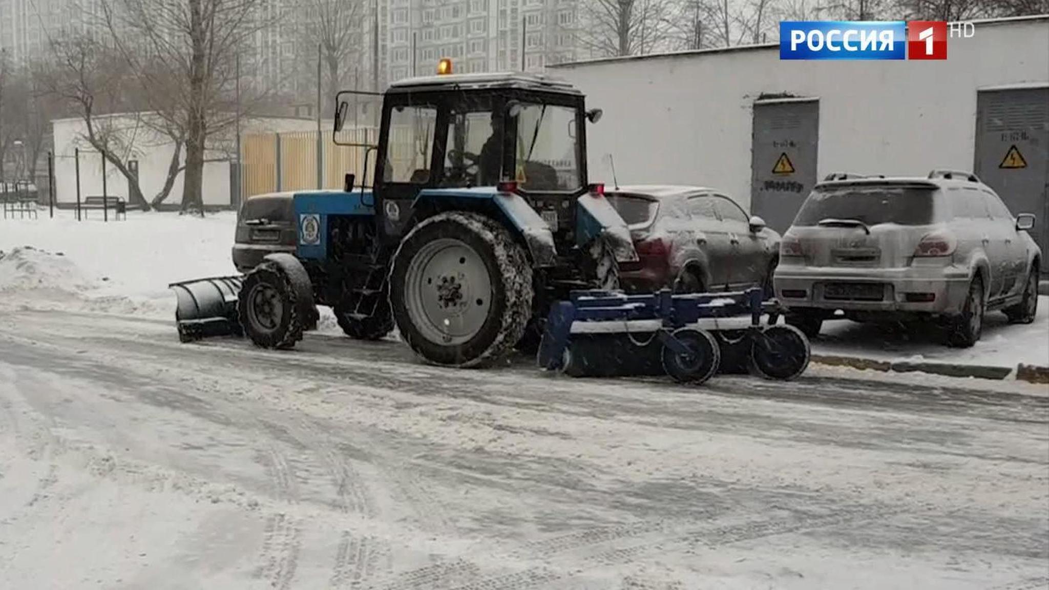 Москва в снежном плену: снег идёт вторые сутки