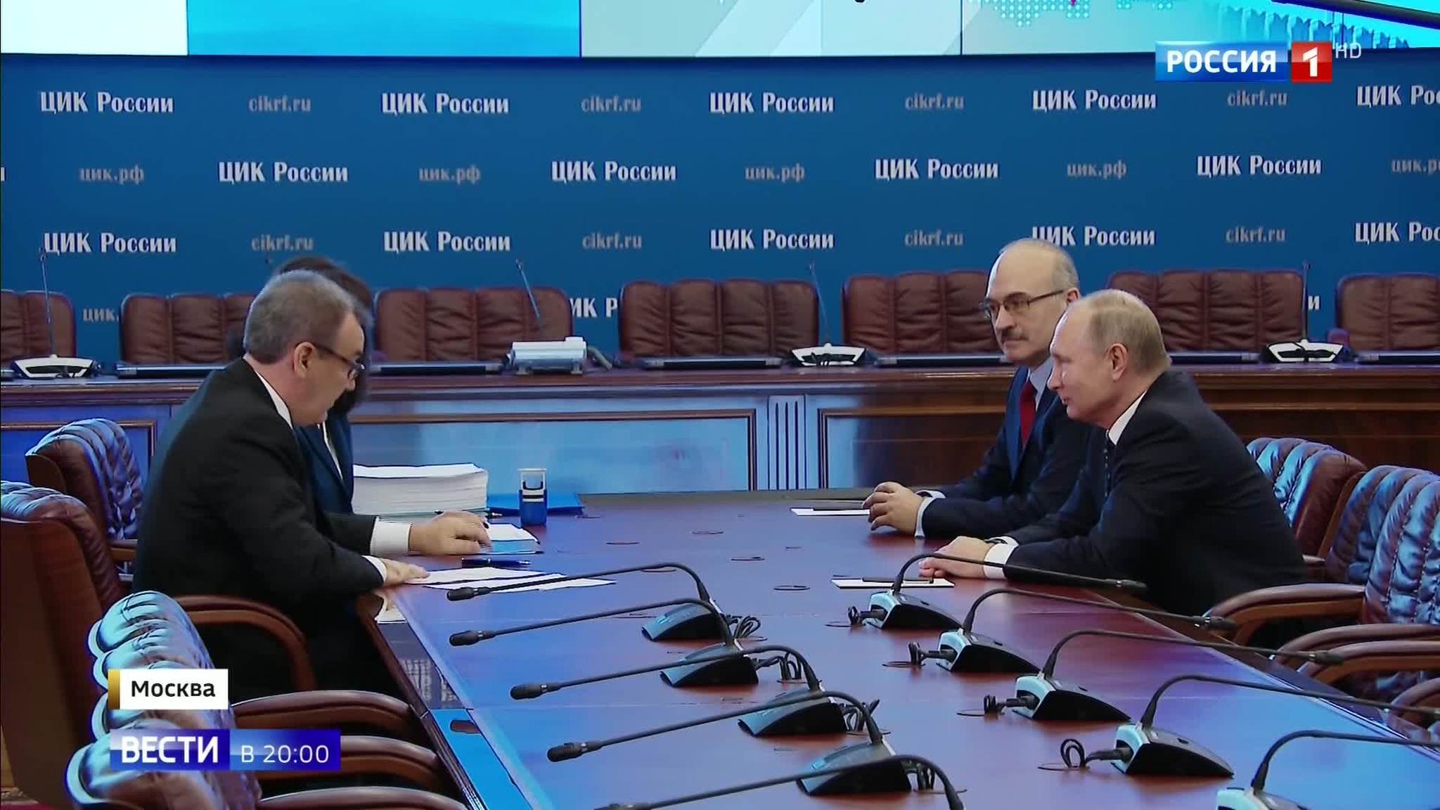 Home Stretch: President Putin Personally Files Huge Document Stash For His Independent Run
