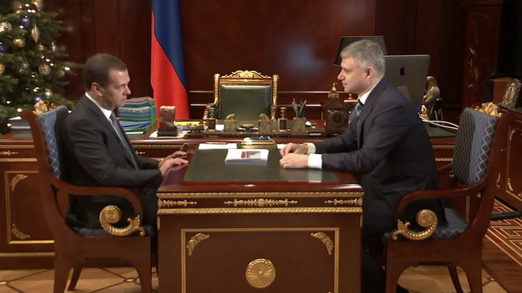 Белозеров: в 54 четырех субъектах цена на пригородные перевозки не вырастет