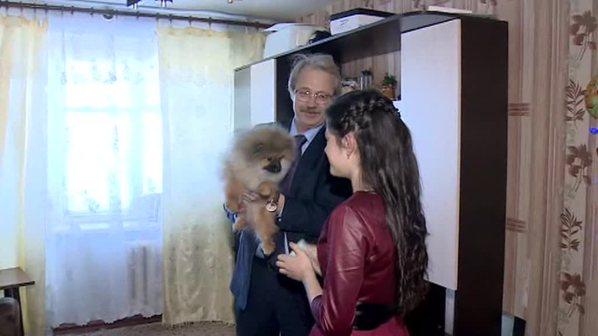 Путин подарил щенка приморской школьнице