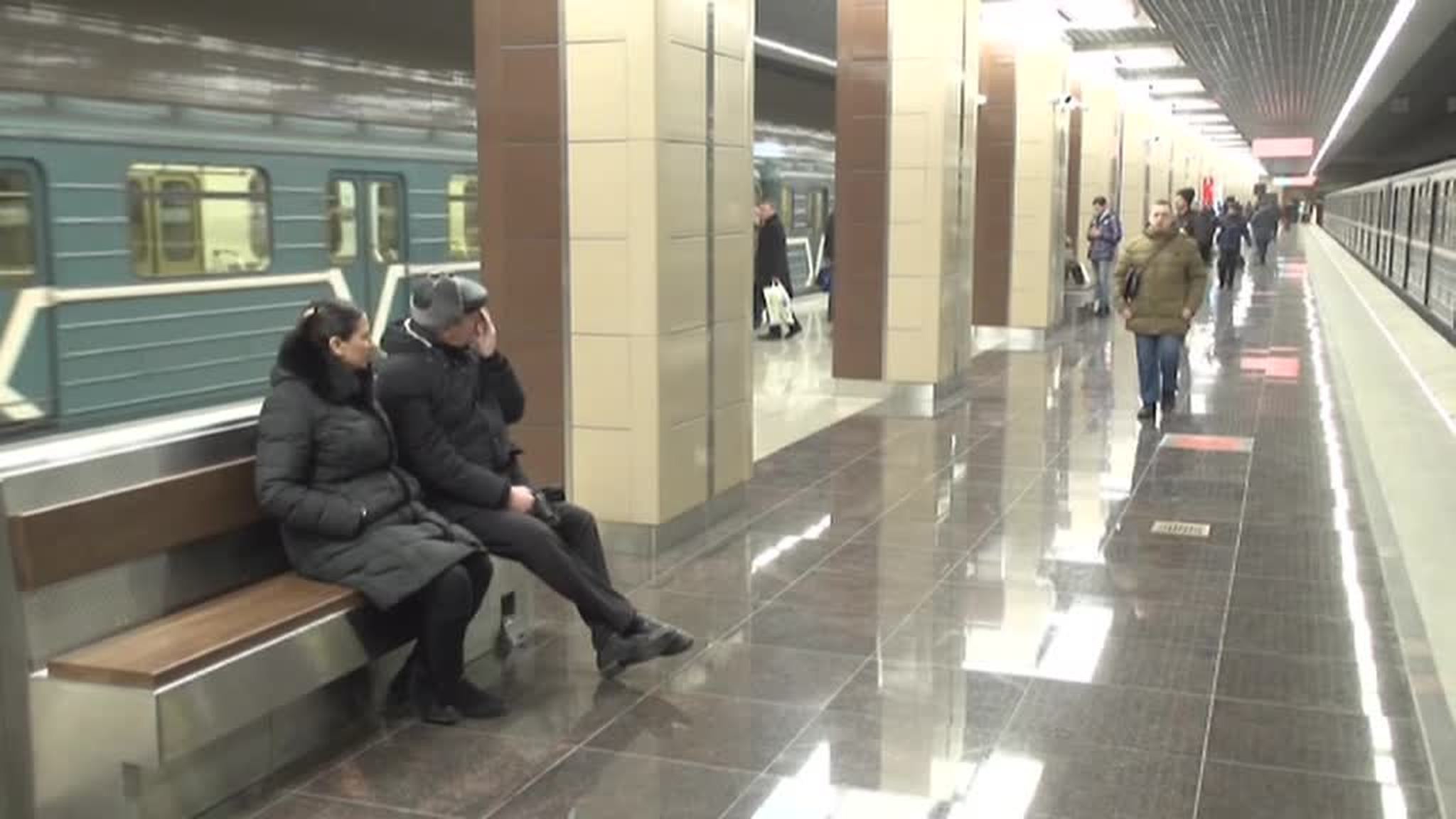 Цветовая навигация и отсутствие эскалаторов: в Москве открылась станция "Ховрино"