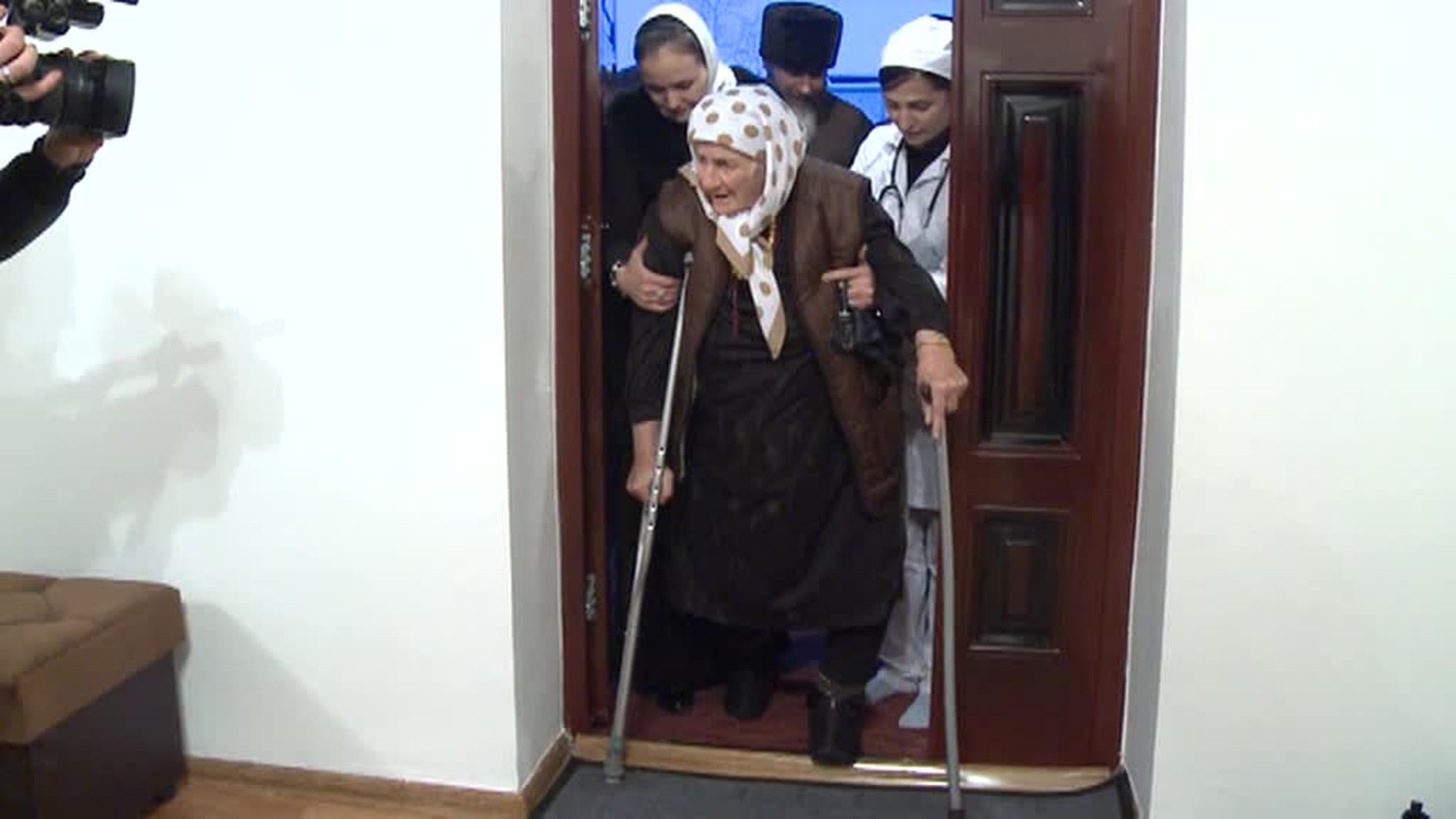 Власти Чечни вернули на Родину предков 104-летнюю Алину Мадиеву