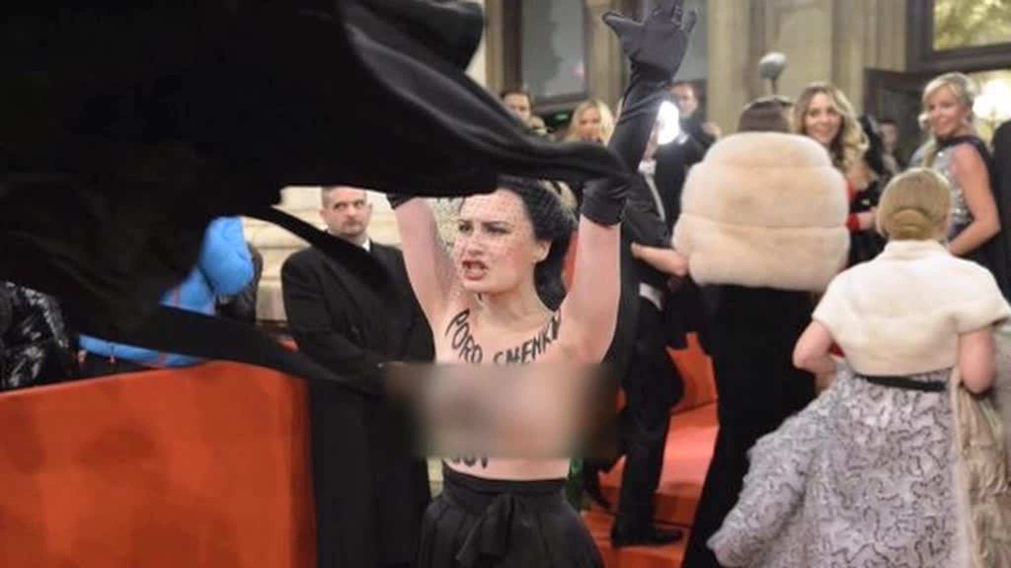Femen Launches "Nude Attack" on Poroshenko - Activist Highlights Ukrainian President’s Penchant for Embezzlement
