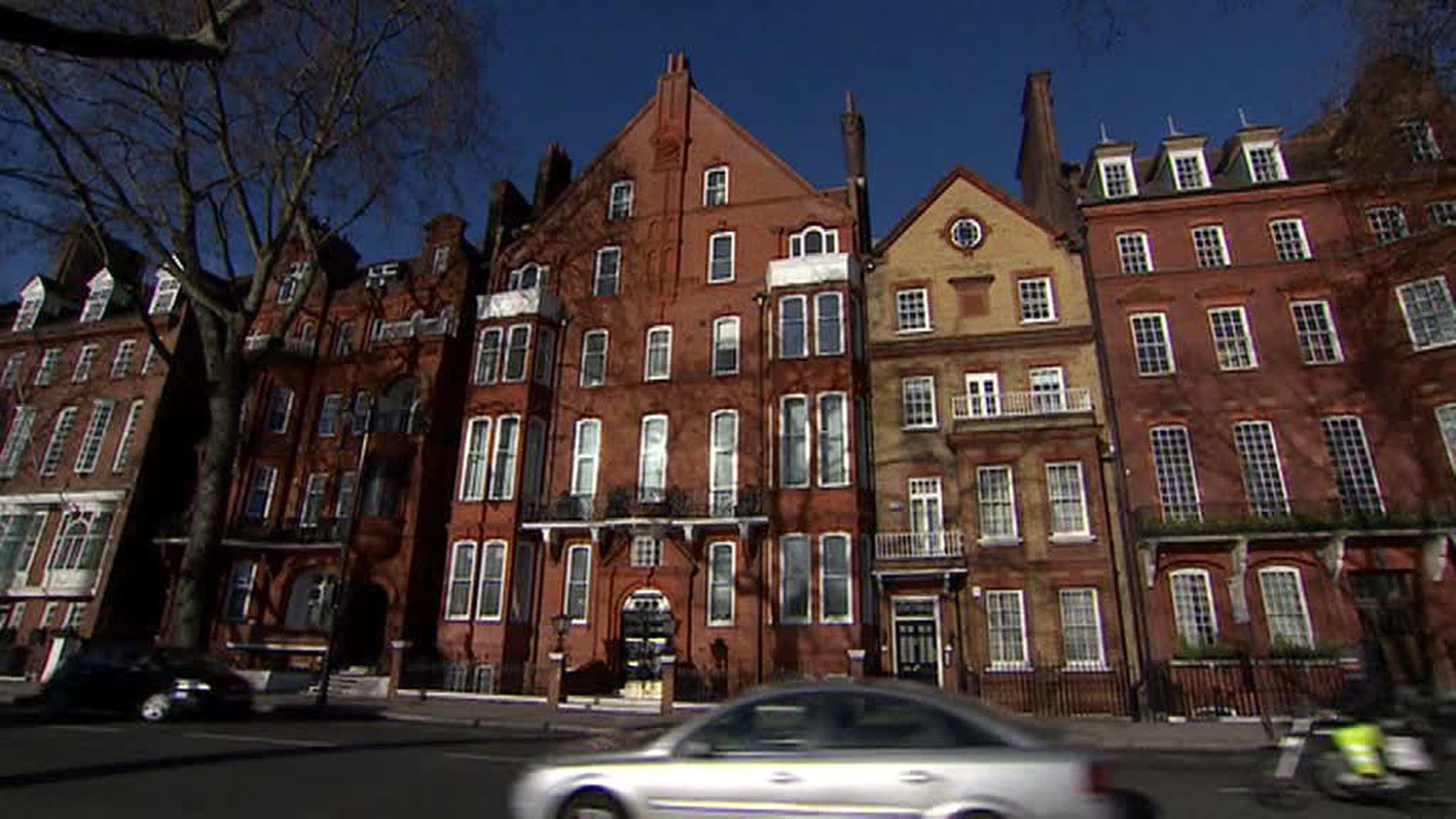 Russian Citizens in UK Live in Climate of Fear - Hostility and Threats Now Thrown Their Way