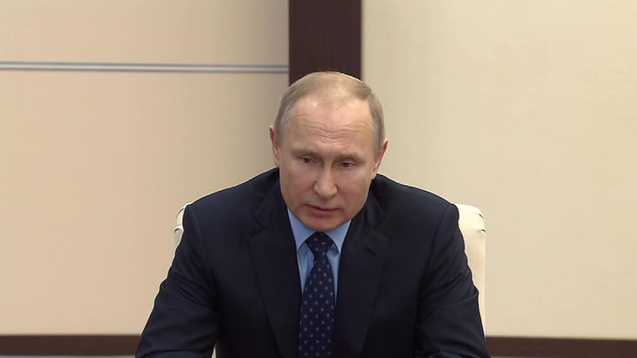 Путин проводит совещание по проблемам и перспективам российской экономики
