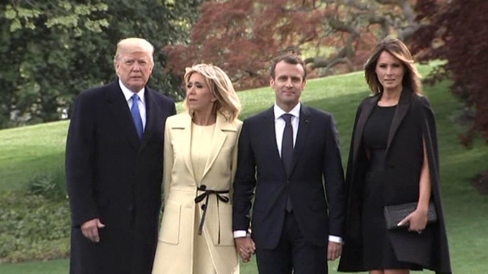 Трамп и Макрон посадили вместе дуб и съели ягненка