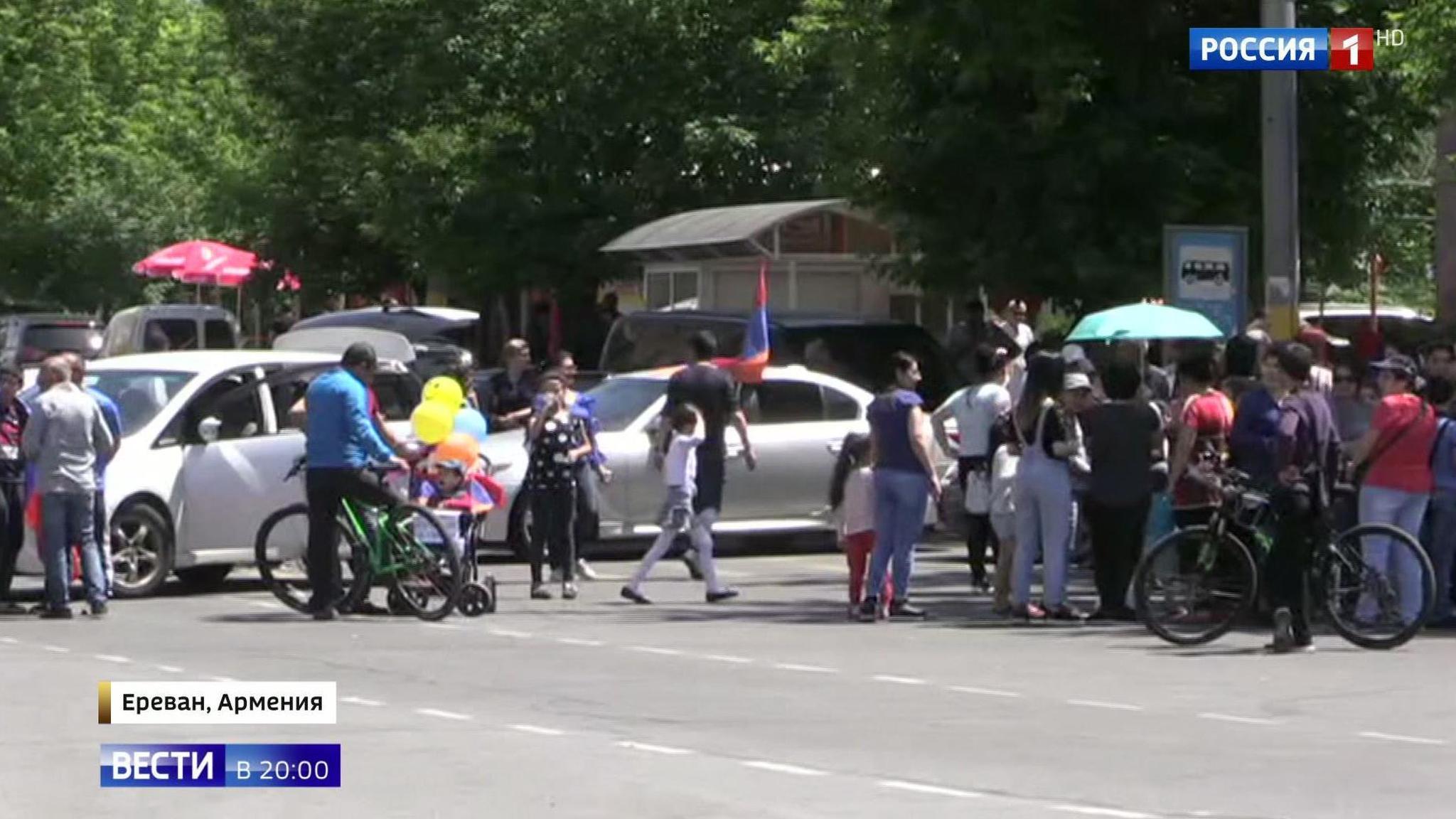 Armenia Descends Into General Strike - Pashinyan and Supporters Blockade Roads in Yerevan