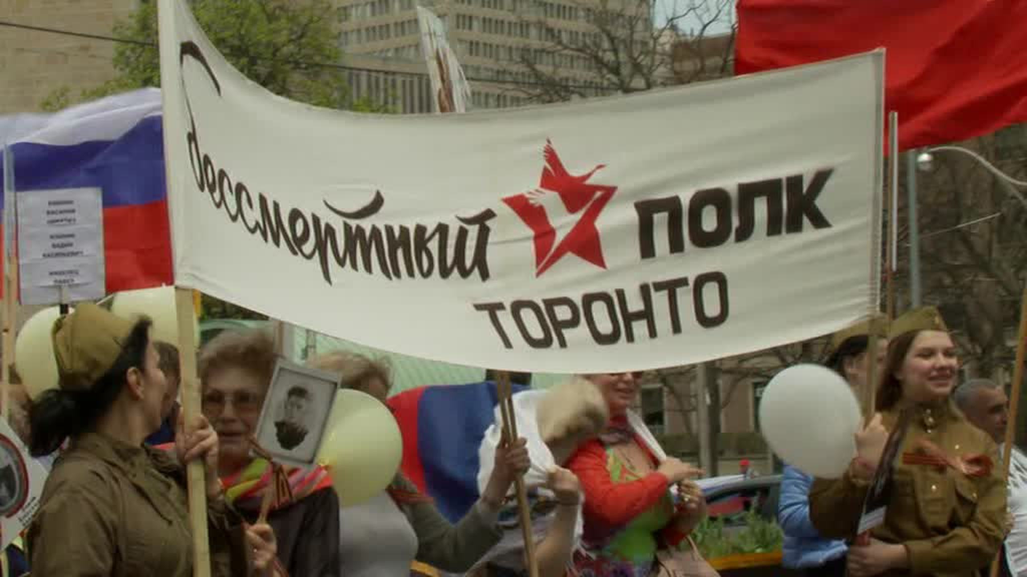 "Бессмертный полк" на Кипре: по улицам Пафоса прошли родственники ветеранов