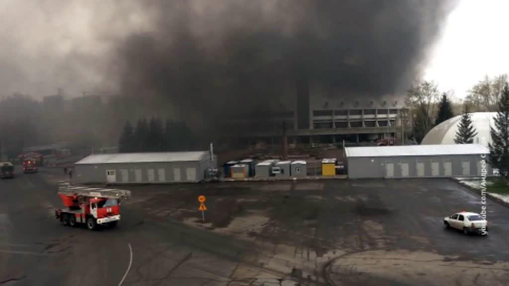 Пожар во дворце спорта в Красноярске удалось локализовать
