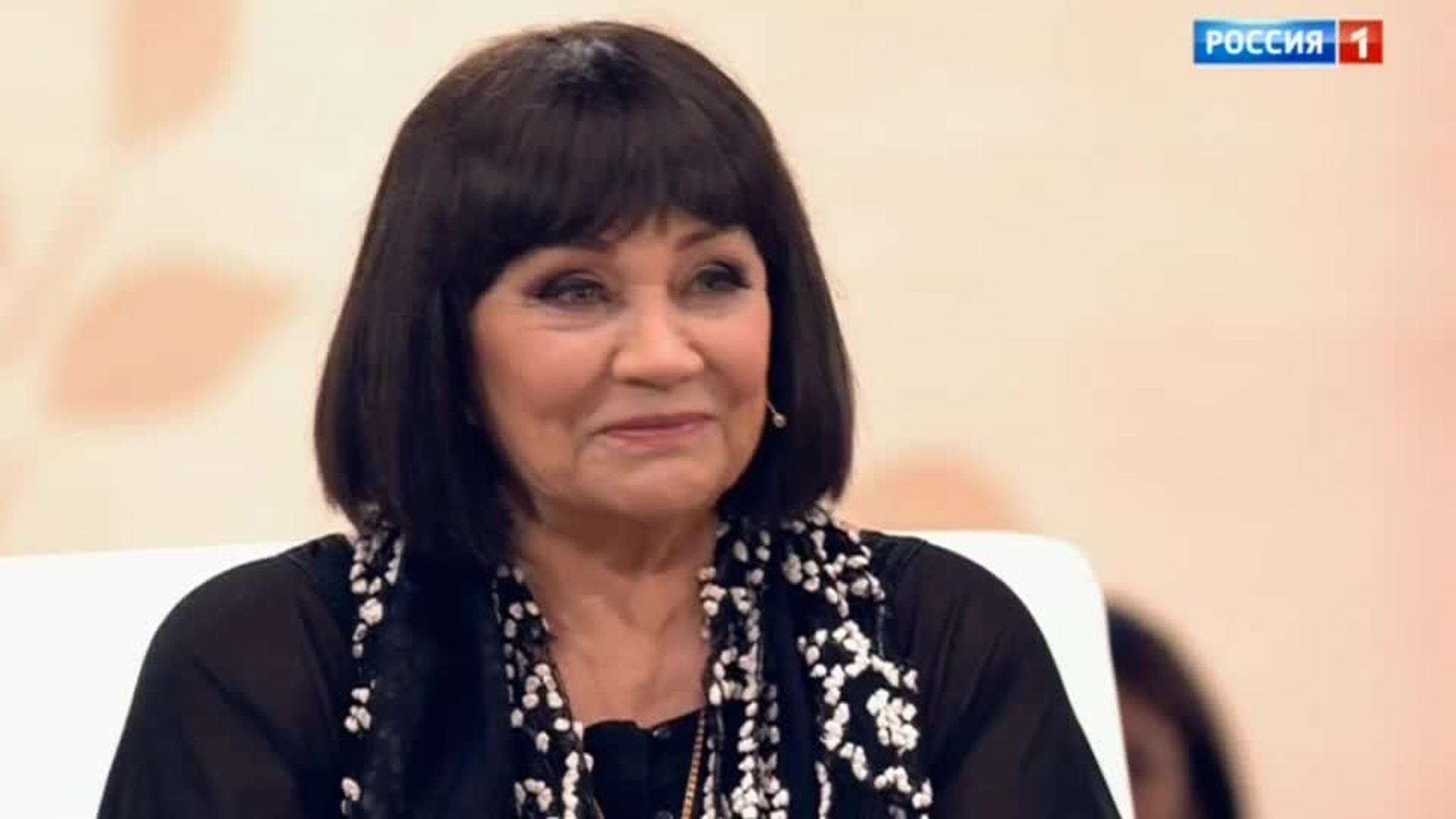 Лариса Лужина: "Он пригласил меня к себе в номер"