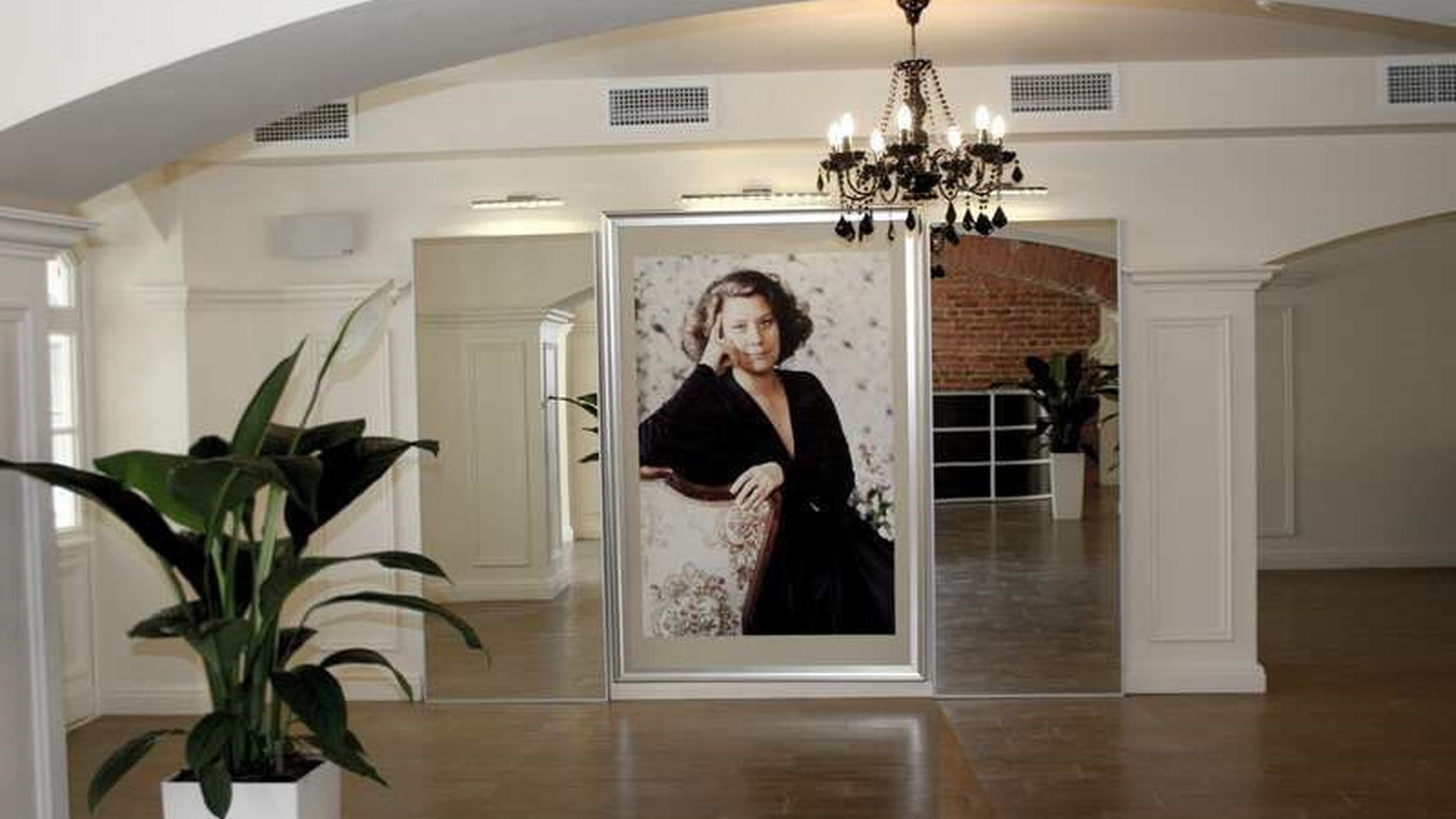 В Петербурге открылся V Международный фестиваль искусств "Елена"