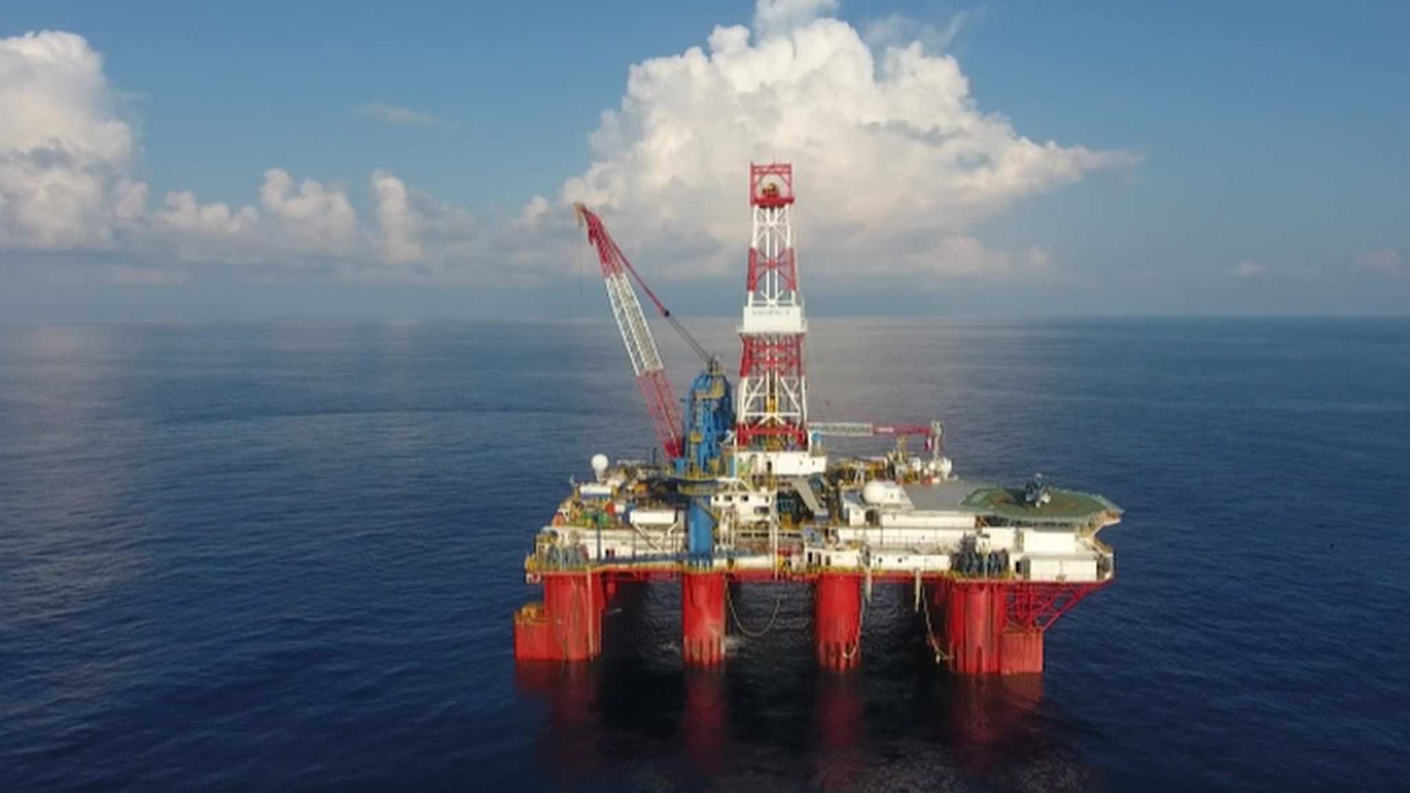 Vietnam Project: Rosneft Installs New Platform in South China Sea on Lan Do Gas Field