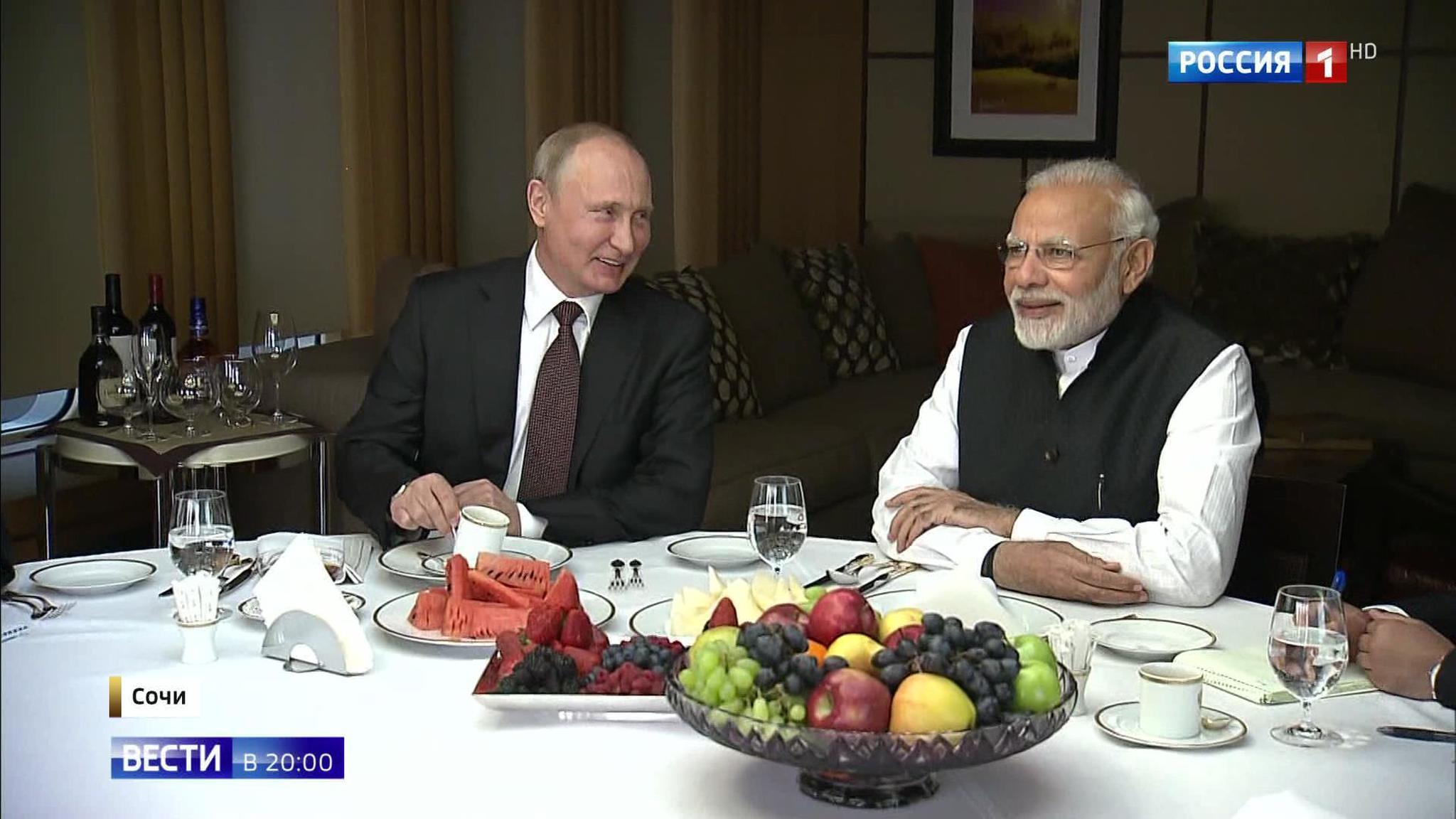 Sochi: Old Friends Putin and Modi Meet on Yacht to Hammer Out "Greater Eurasia" Project