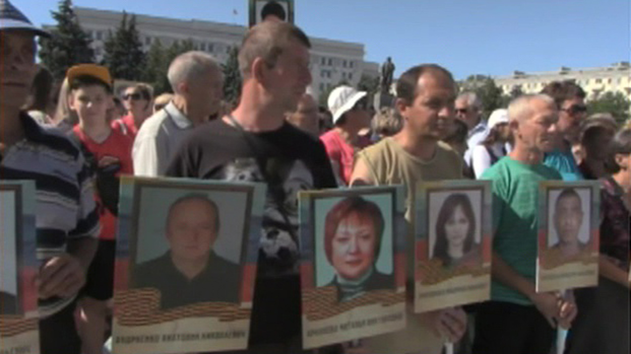 Poroshenko, Turchynov Sentenced for Life by a War Crimes Tribunal