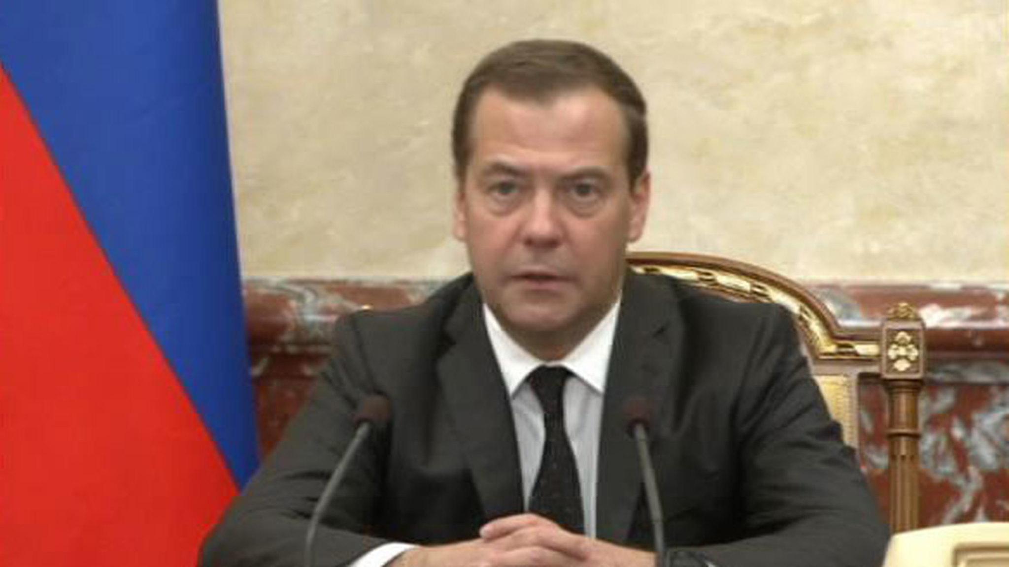 Медведев: теплоснабжающие предприятия станут казенными, чтобы невозможно было списать их долги