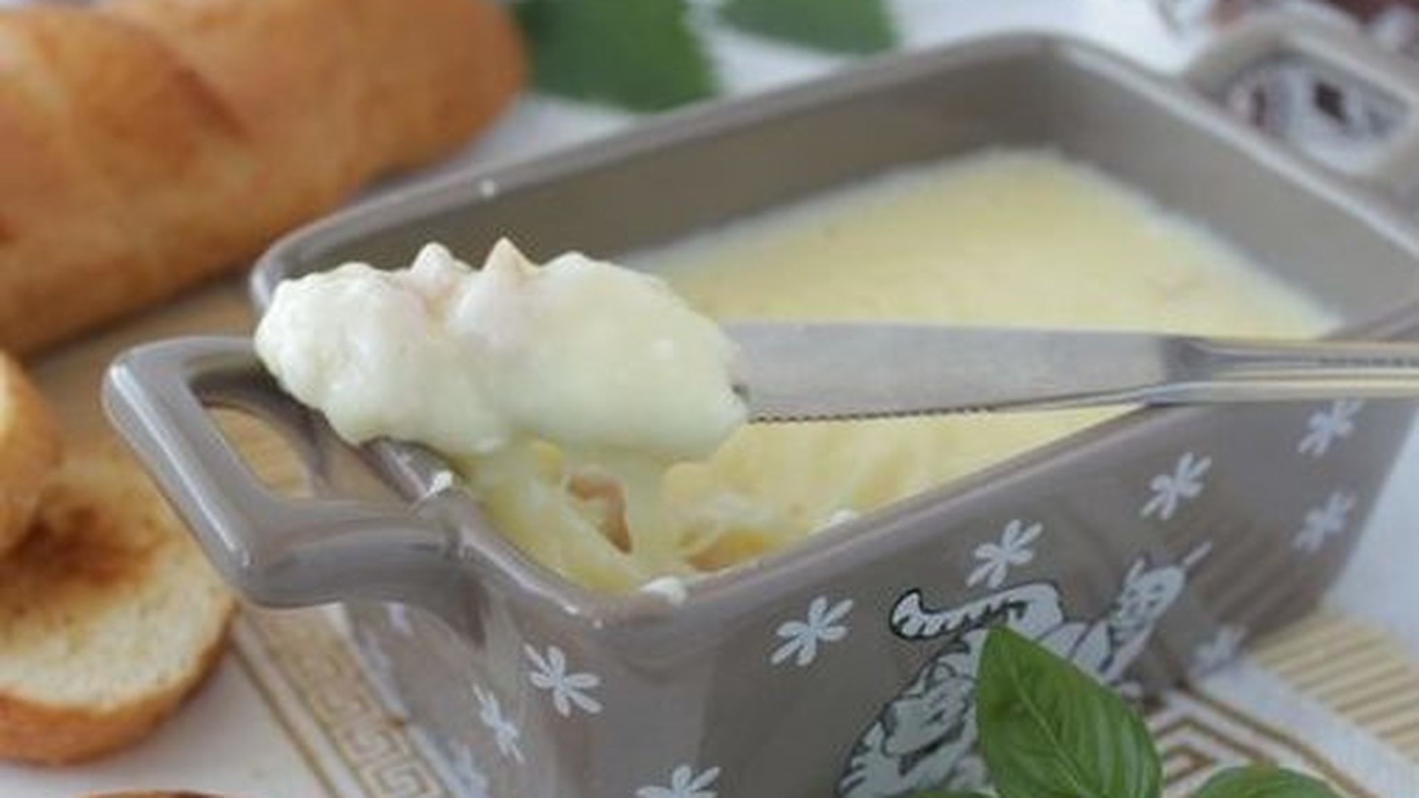 Как плавленый сыр помогает от мигрени и улучшает давление