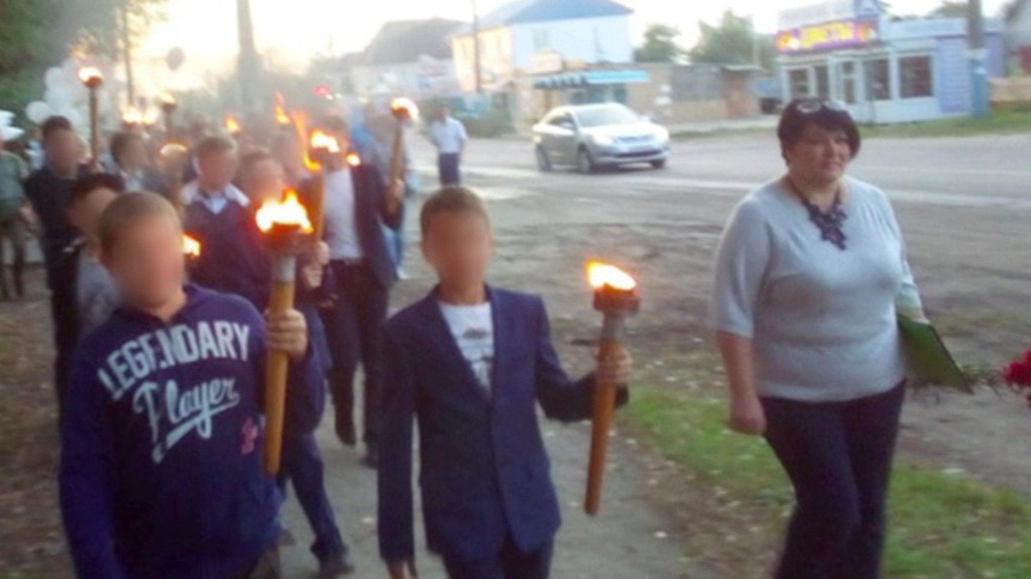 Годовщину освобождения Брянской области отметили факельным шествием