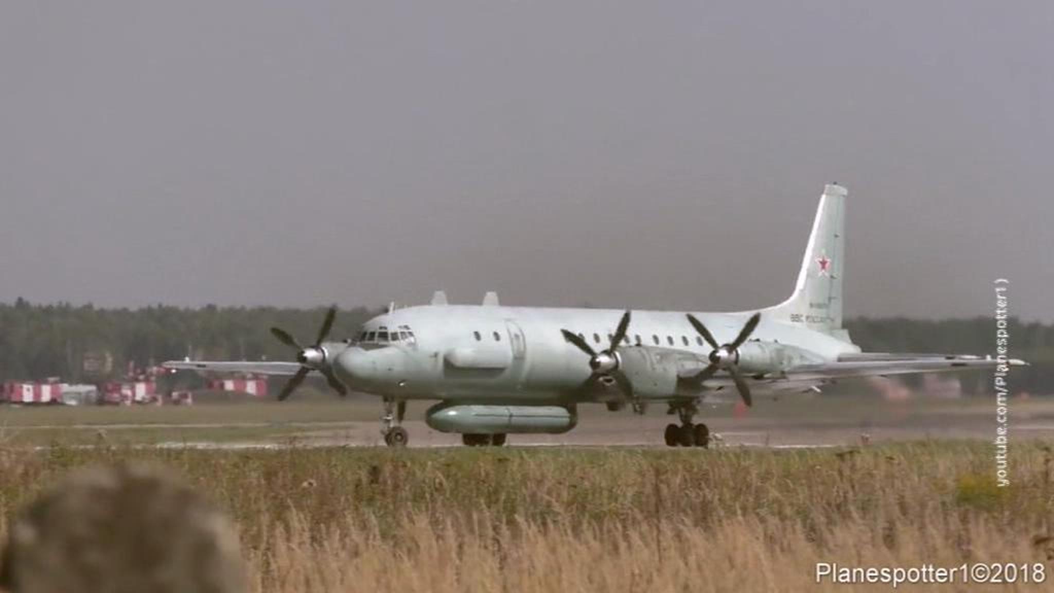 Над Средиземным морем пропал российский самолет радиоэлектронной борьбы с 14 военными на борту
