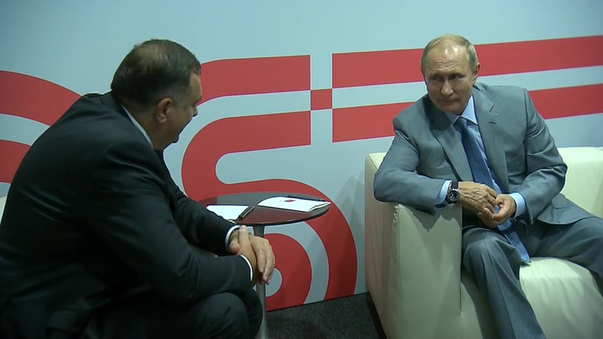 Путин пожелал Додику удачи