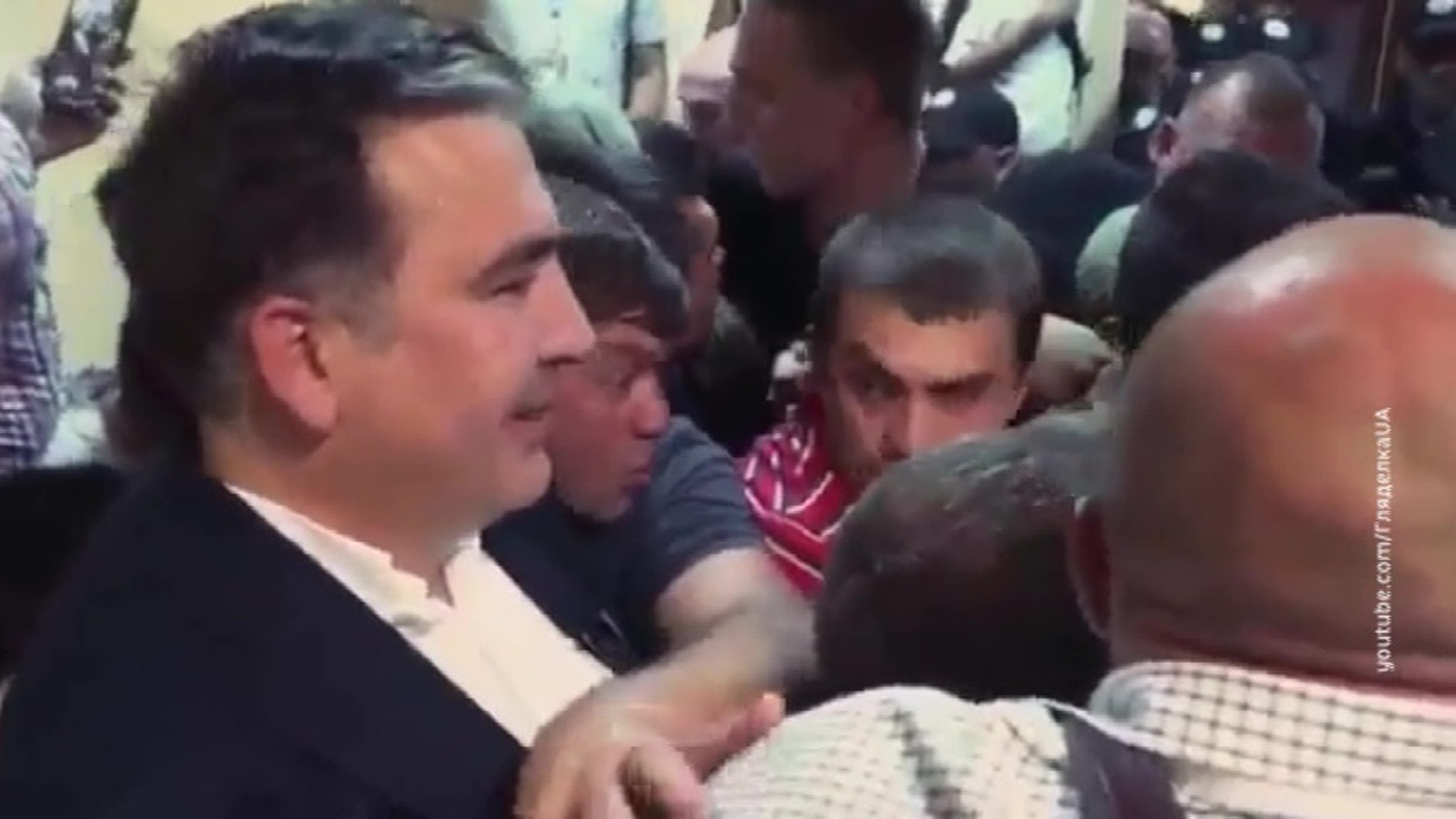 Саакашвили отрицает, что напал на пенсионерку