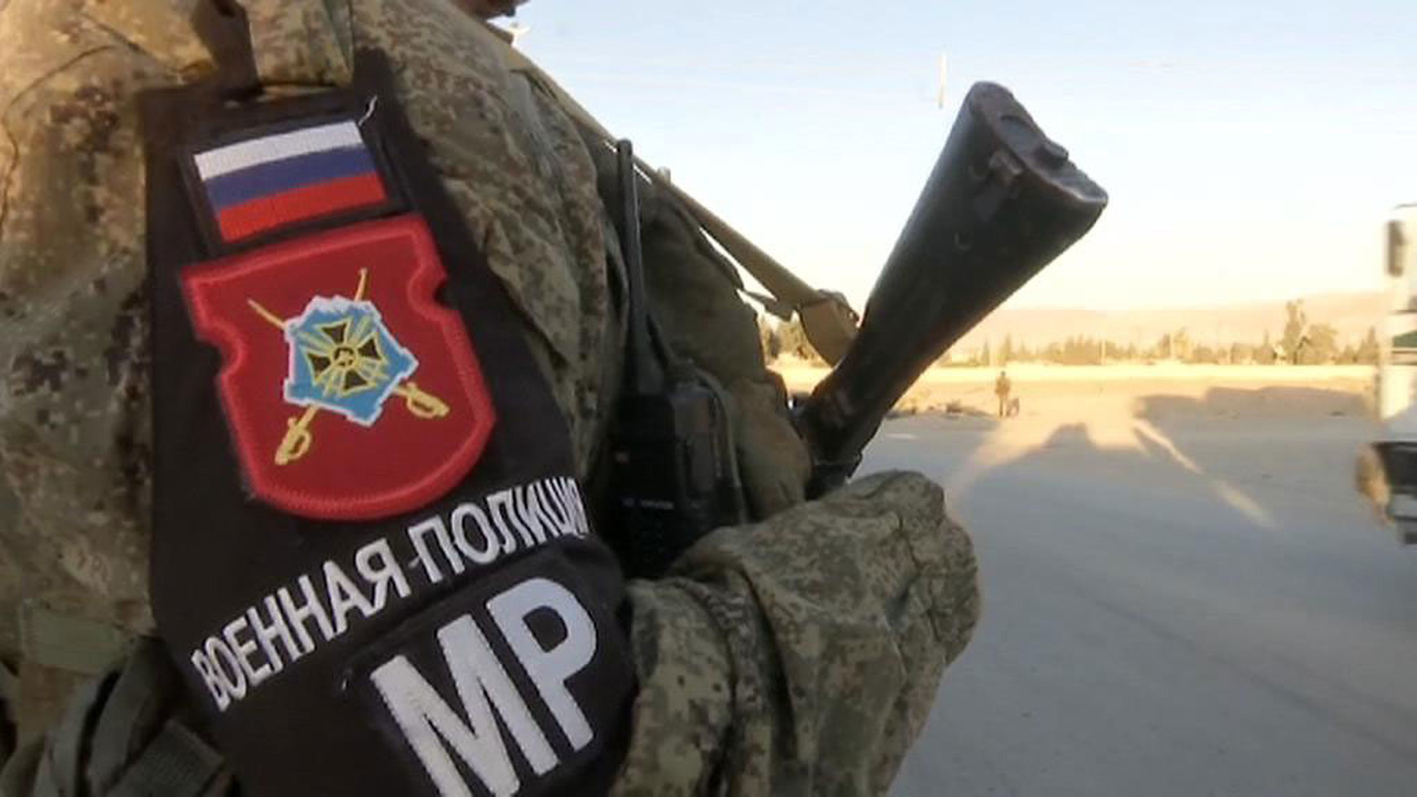  Российские военные сопроводили гуманитарный конвой ООН в Сирии