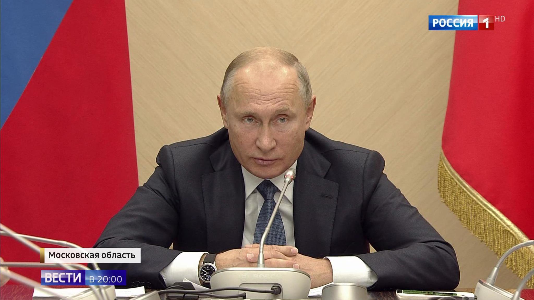 Большое совещание президента с правительством: что будет с бензином, лекарствами и мусором