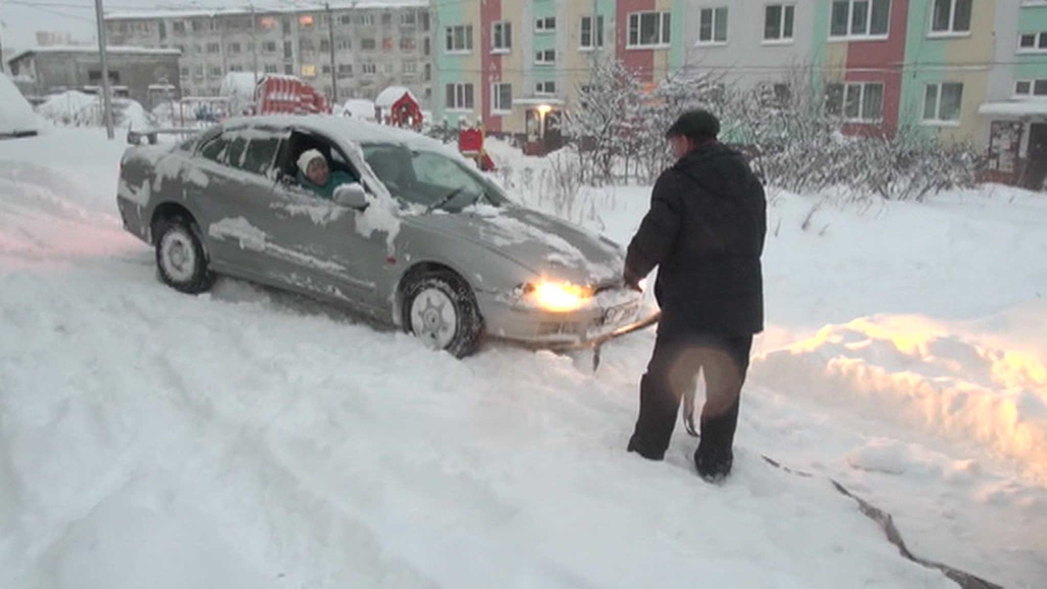 Колыма тонет в снегу