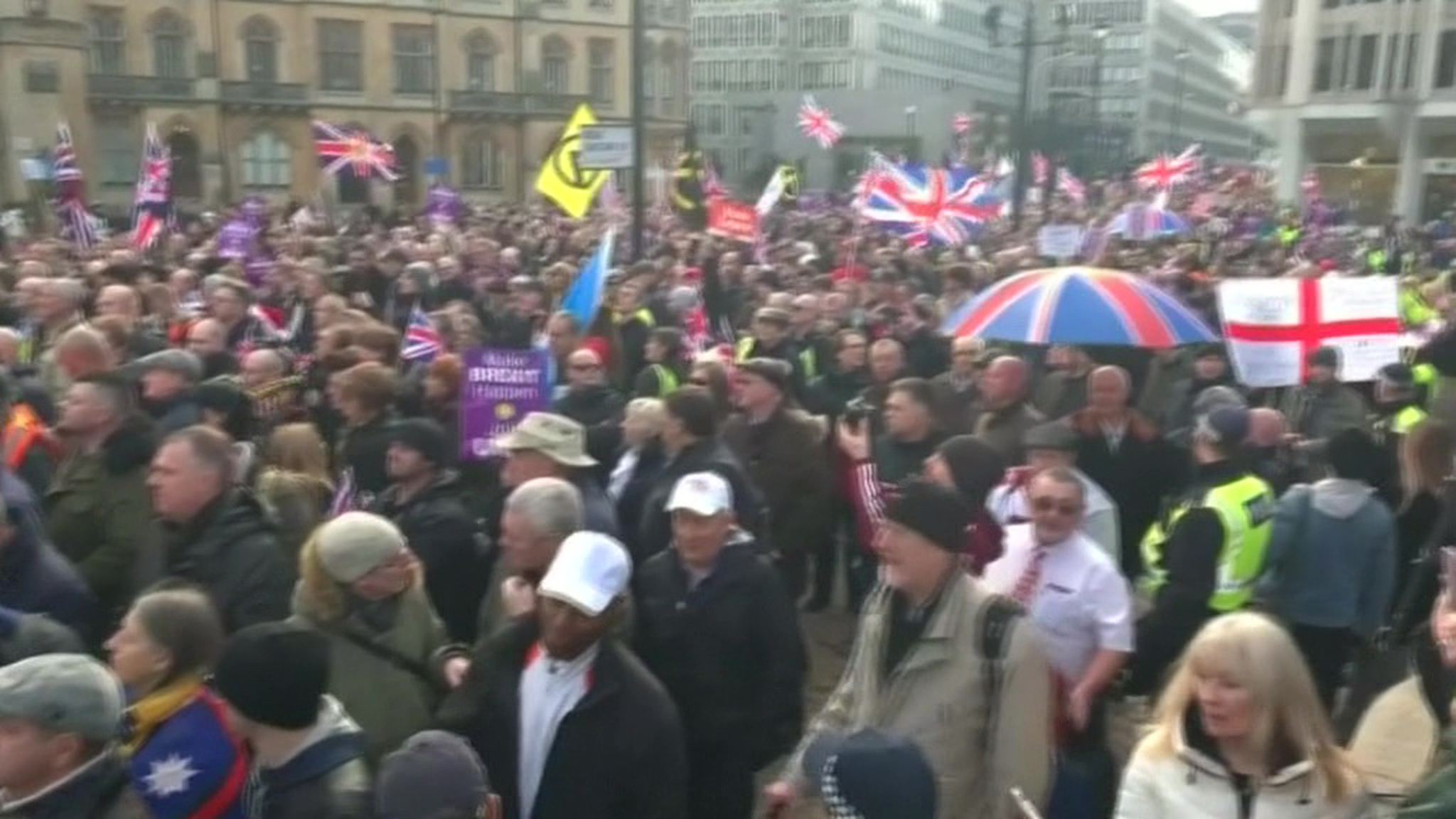 В Лондоне прошли марши сторонников и противников Brexit