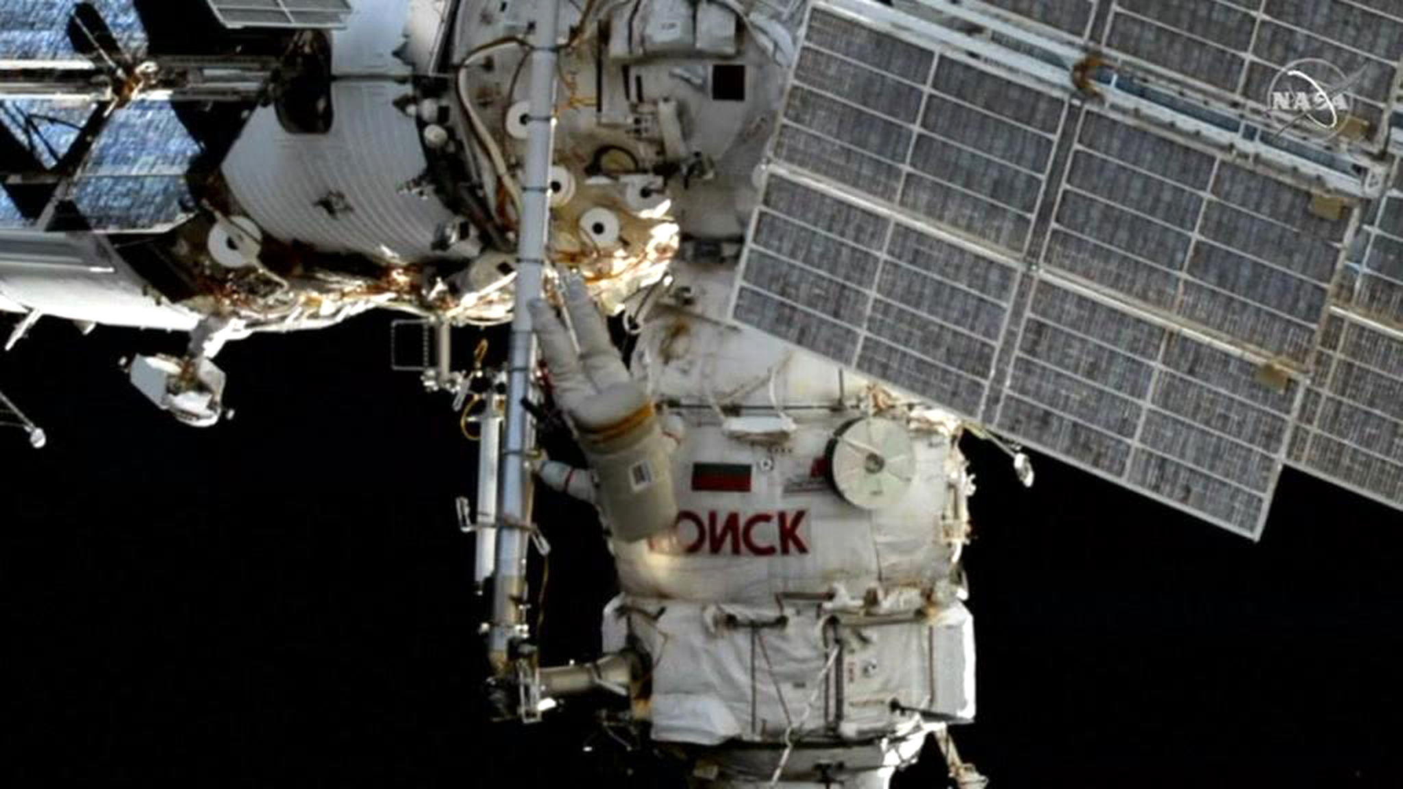 Уникальная космическая операция: Кононенко и Прокопьев нашли дыру в "Союзе"