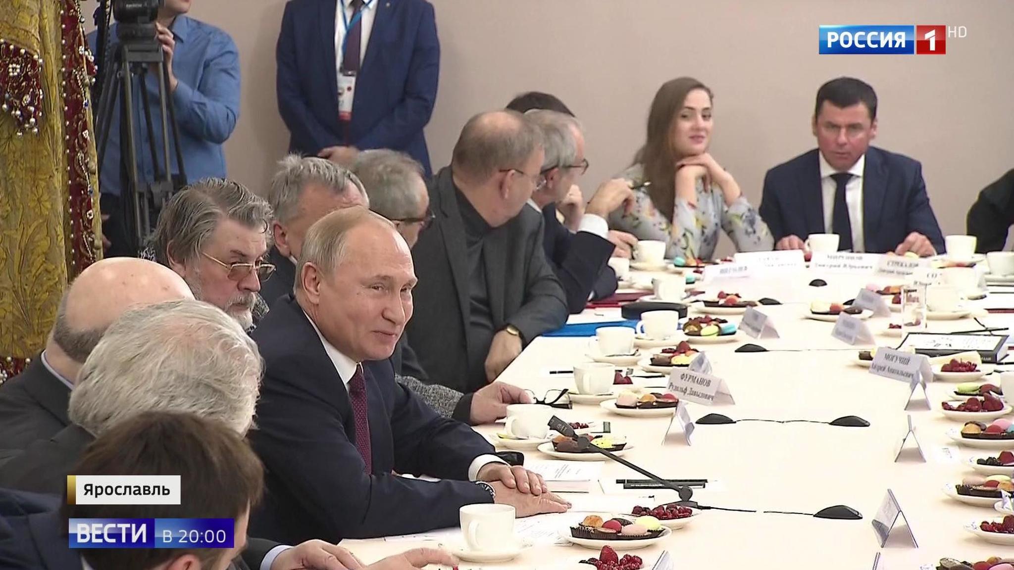На открытом уроке форума "Проектория" Путин процитировал "Интернационал"