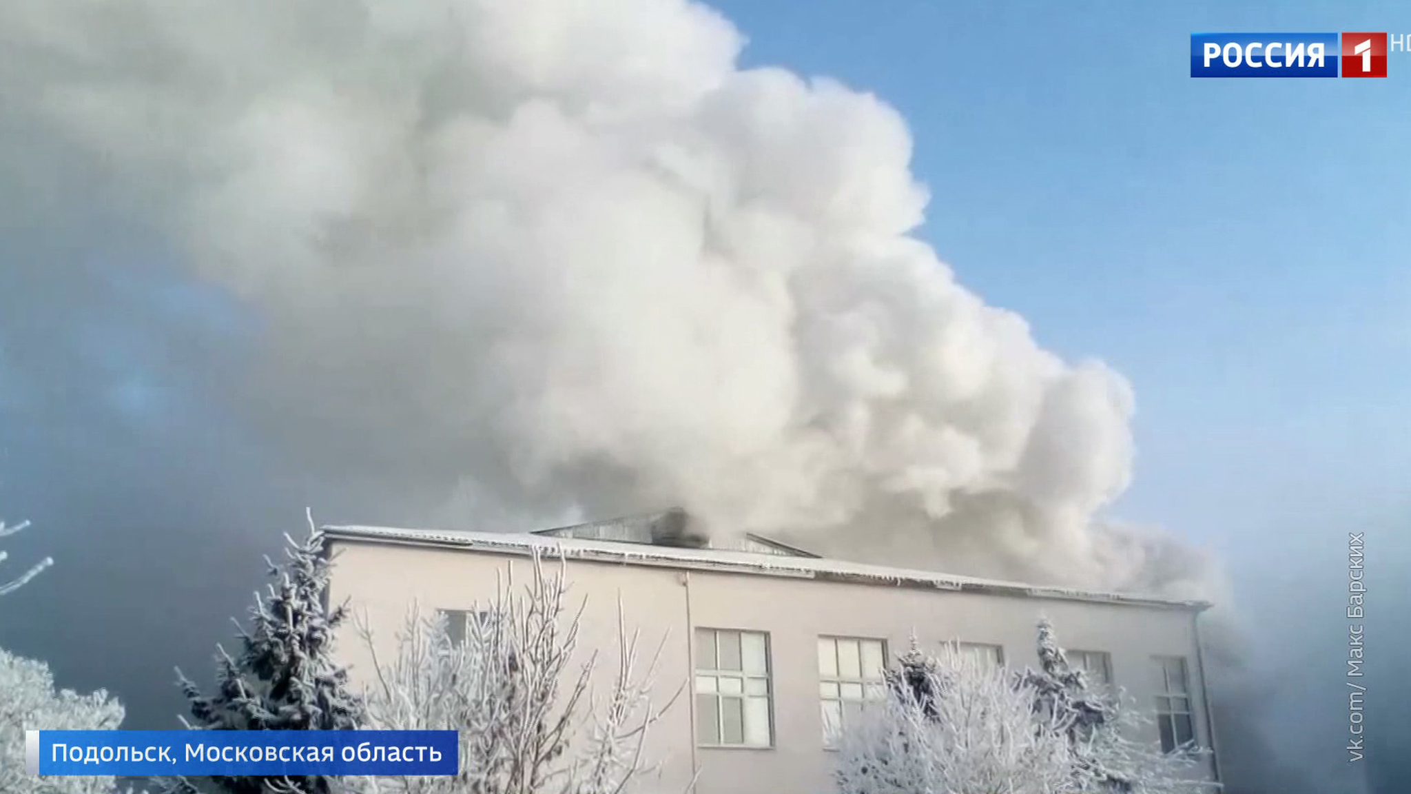 В подмосковном Подольске горит аптечный склад