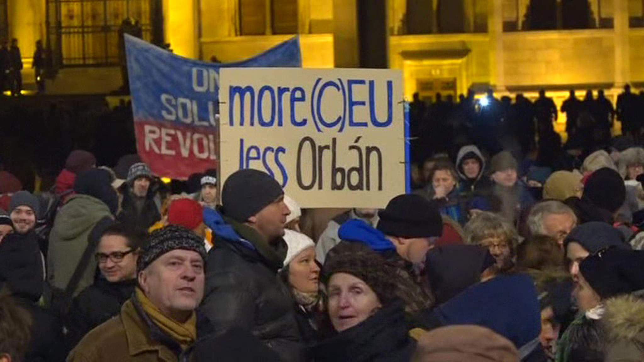 В Венгрии не стихают протесты против действий кабмина