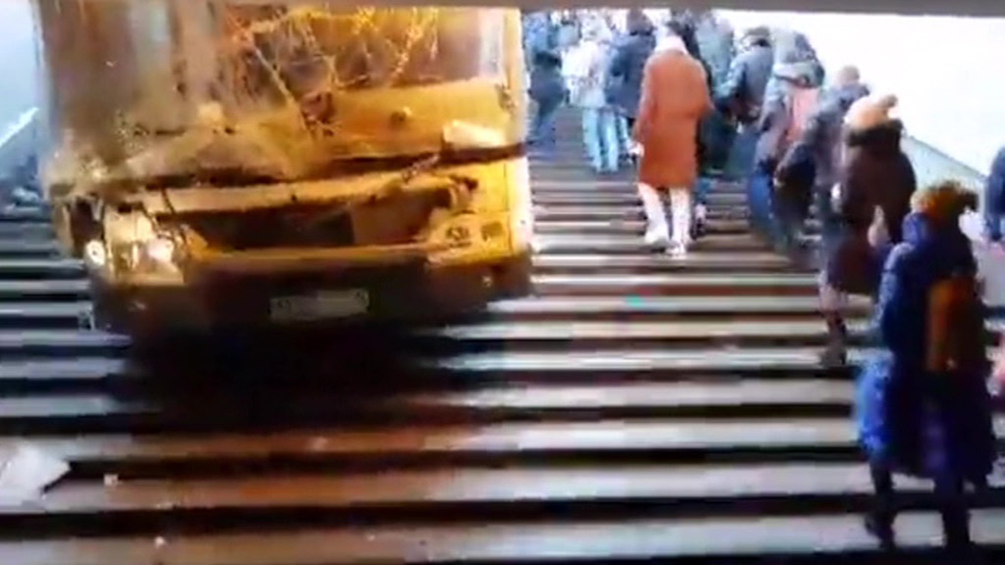 Въехавшему в подземный переход водителю автобуса дали четыре года колонии