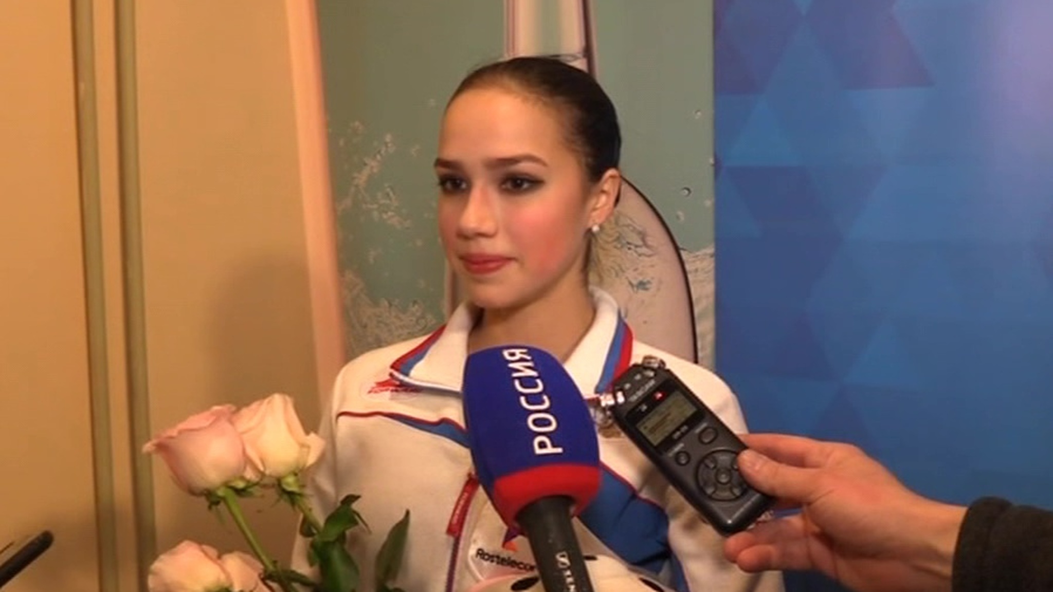 Алина Загитова лидирует после короткой программы