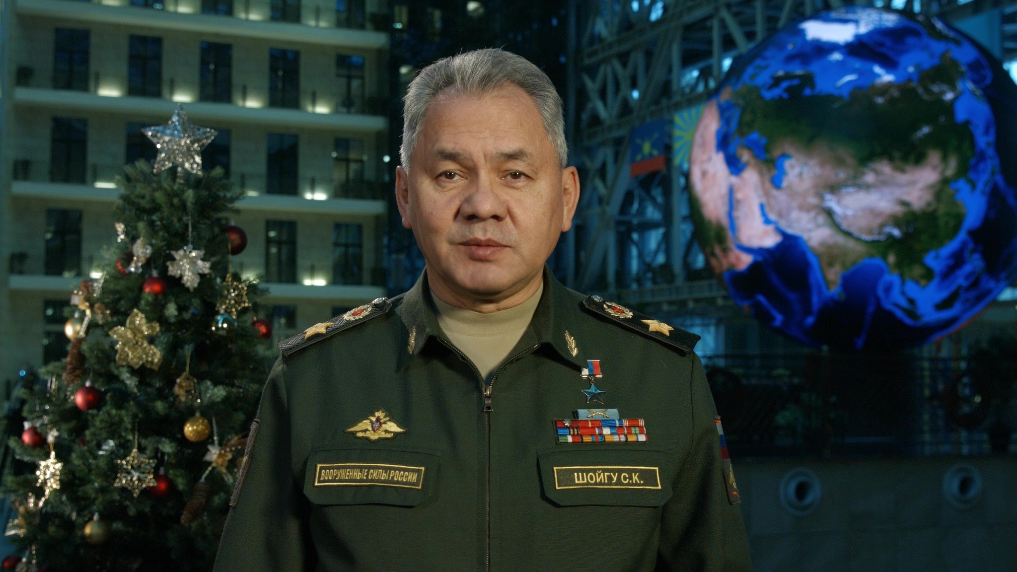 Министр обороны поздравил армию с Новым годом