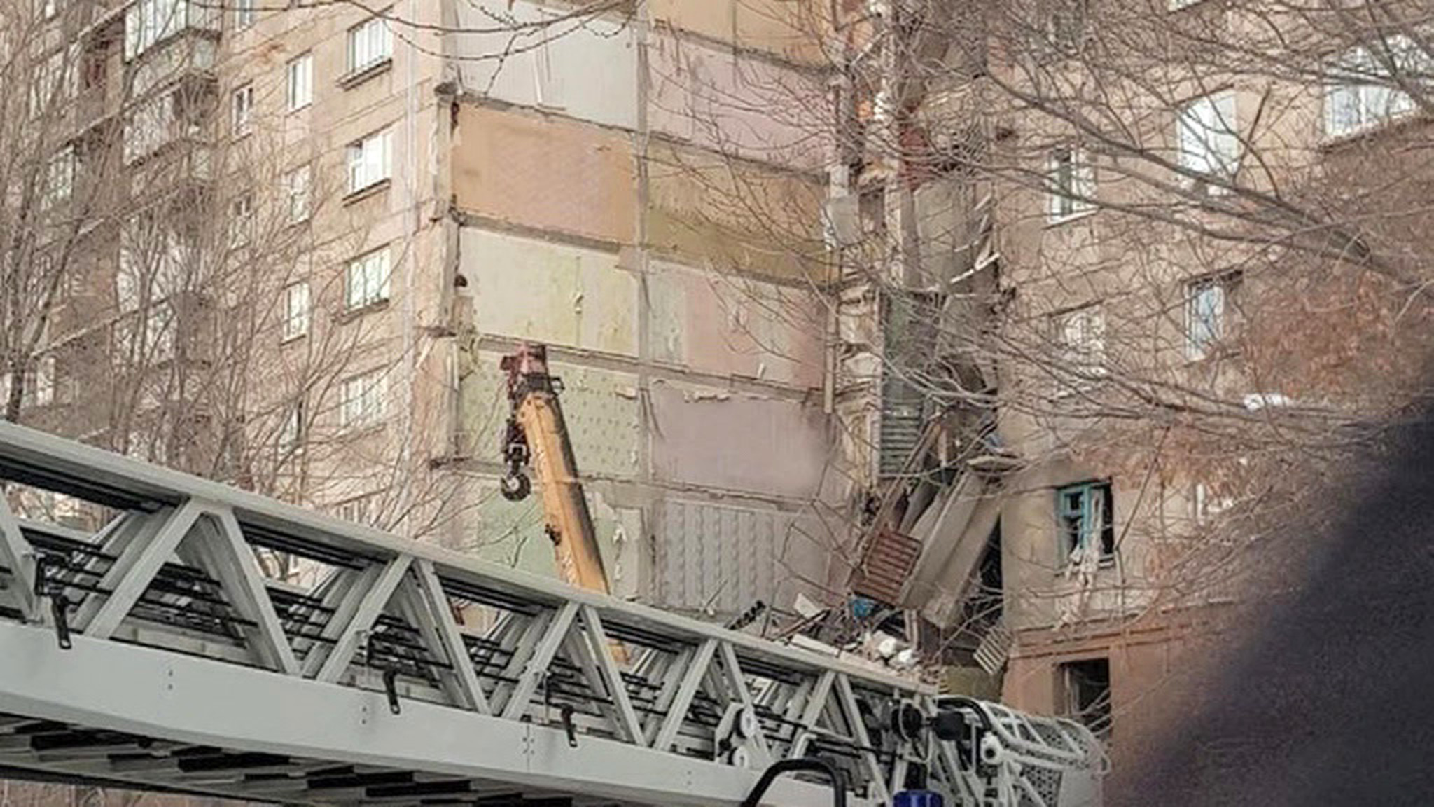 Взрыв в Магнитогорске: 79 жильцов дома пропали без вести